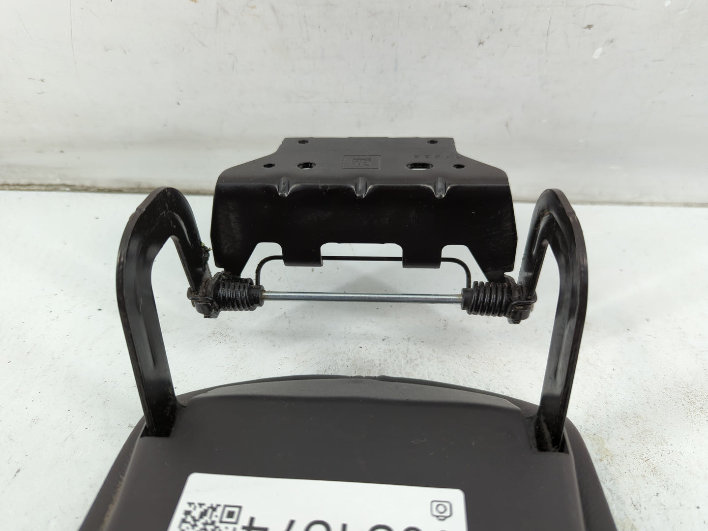 2019-2021 Chevrolet Malibu Center Console Armrest Cover Lid P/N:67007536 Fits Fits 2019 2020 2021 OEM Used Auto Parts - Oemusedautoparts1.com