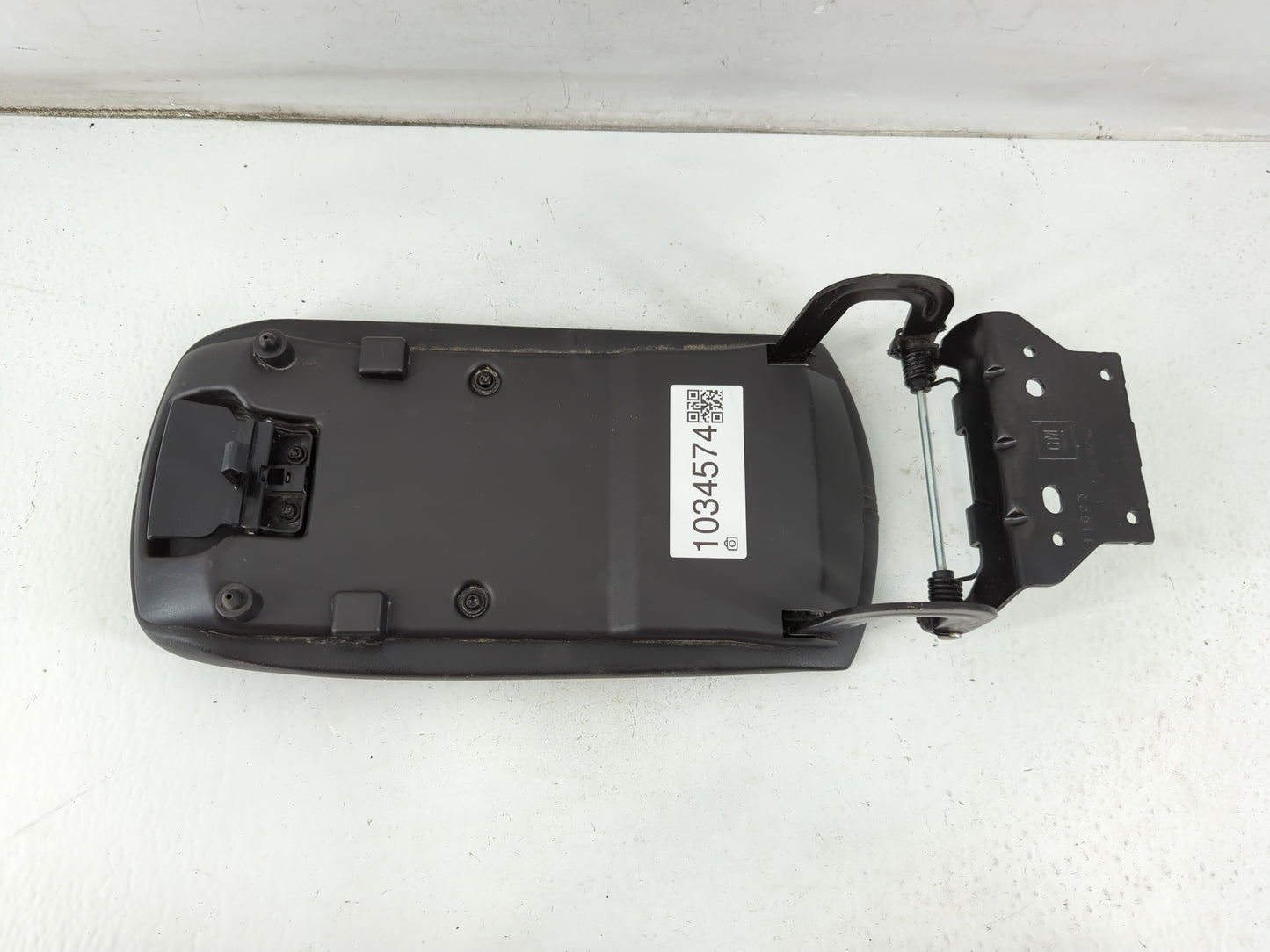 2019-2021 Chevrolet Malibu Center Console Armrest Cover Lid P/N:67007536 Fits Fits 2019 2020 2021 OEM Used Auto Parts - Oemusedautoparts1.com