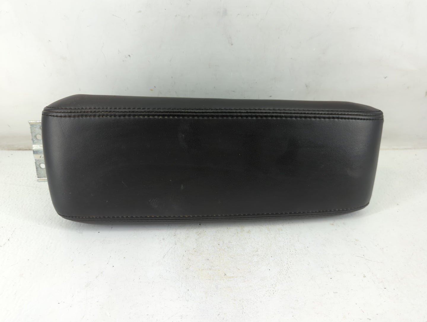 2017 Gmc Terrain Center Console Armrest Cover Lid Fits OEM Used Auto Parts - Oemusedautoparts1.com