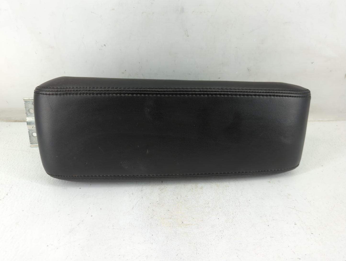 2017 Gmc Terrain Center Console Armrest Cover Lid Fits OEM Used Auto Parts - Oemusedautoparts1.com