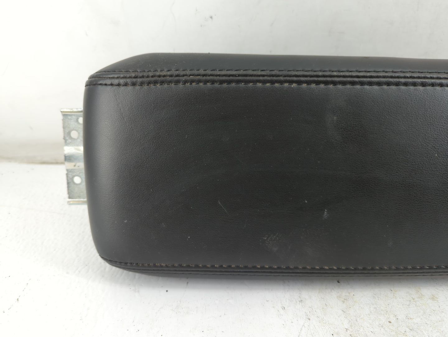 2017 Gmc Terrain Center Console Armrest Cover Lid Fits OEM Used Auto Parts - Oemusedautoparts1.com