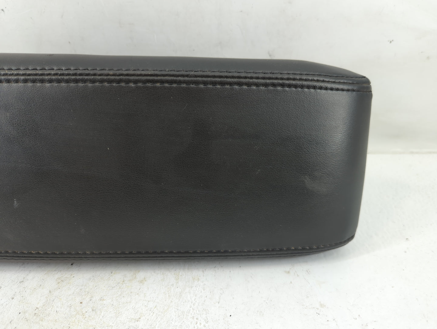 2017 Gmc Terrain Center Console Armrest Cover Lid Fits OEM Used Auto Parts - Oemusedautoparts1.com