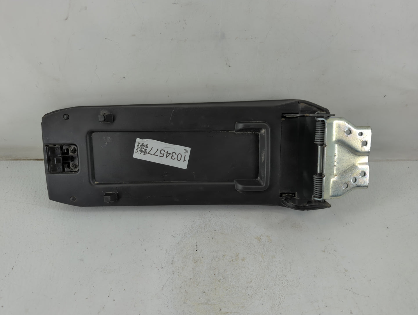 2017 Gmc Terrain Center Console Armrest Cover Lid Fits OEM Used Auto Parts - Oemusedautoparts1.com