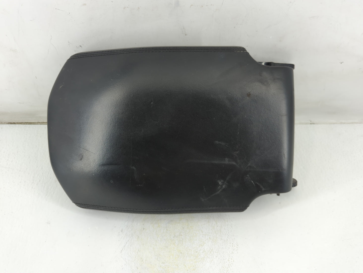 2013-2019 Land Rover Range Rover Center Console Armrest Cover Lid Fits Fits 2013 2014 2015 2016 2017 2018 2019 OEM Used Auto Parts - Oemusedautoparts1.com