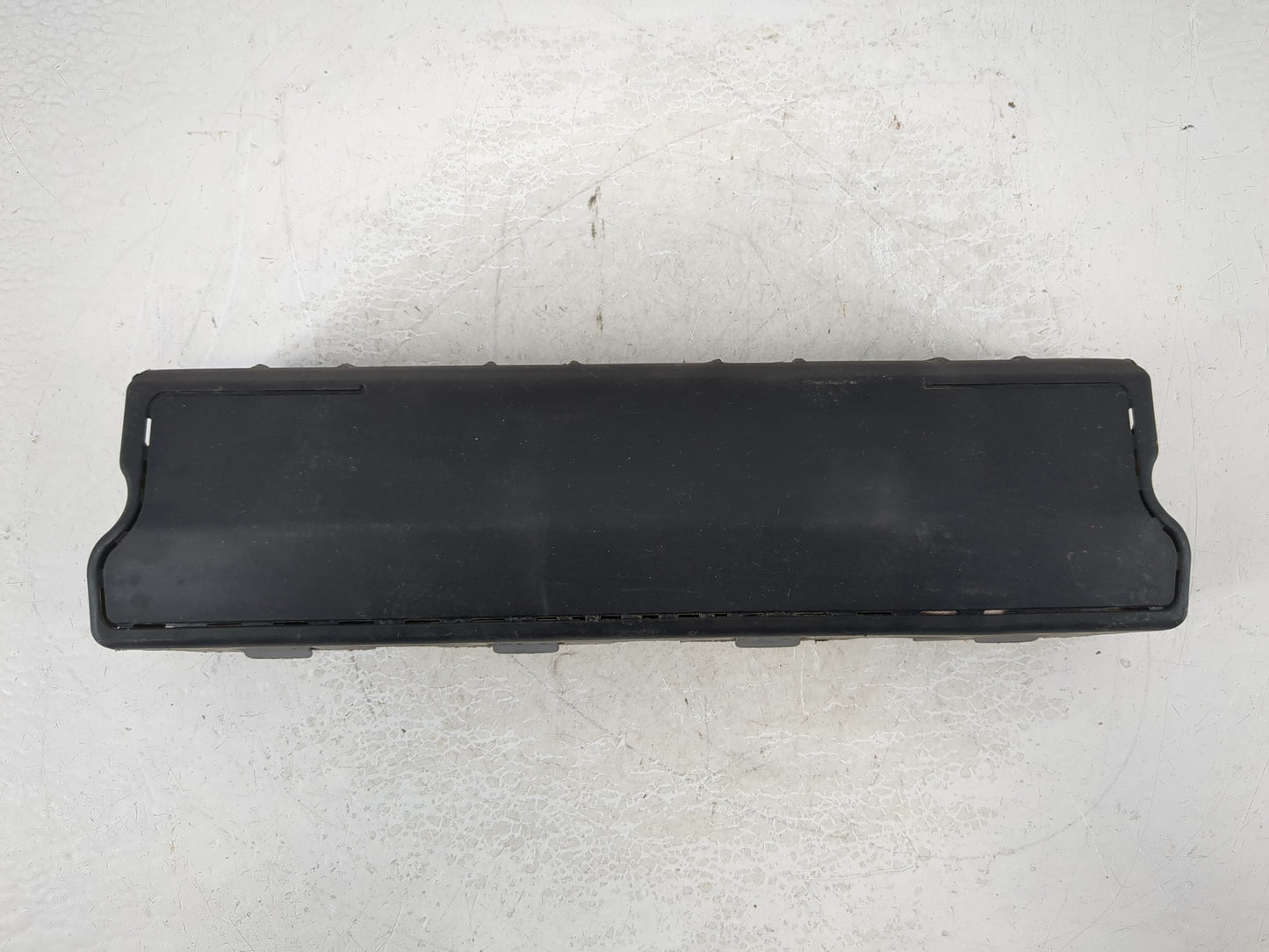 2018 Chevrolet Malibu Air Bag Passenger Right Knee OEM P/N:812481232 23420286 Fits OEM Used Auto Parts - Oemusedautoparts1.com