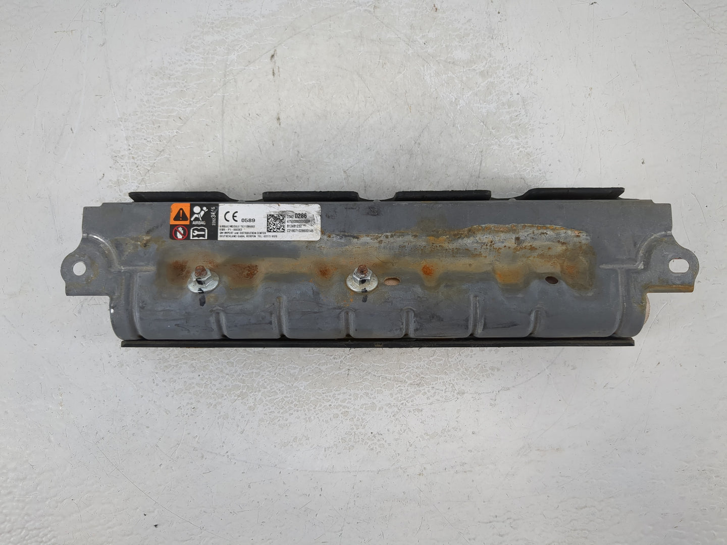 2018 Chevrolet Malibu Air Bag Passenger Right Knee OEM P/N:812481232 23420286 Fits OEM Used Auto Parts - Oemusedautoparts1.com