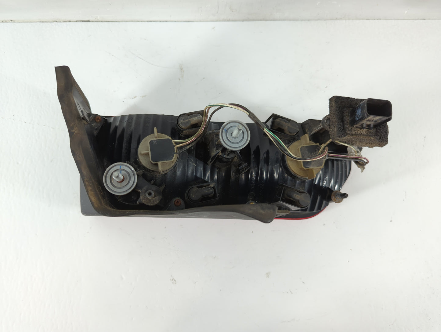 2010 Dodge Challenger Tail Light Assembly Passenger Right OEM P/N:>PP-T20PP/EP0 Fits OEM Used Auto Parts - Oemusedautoparts1.com