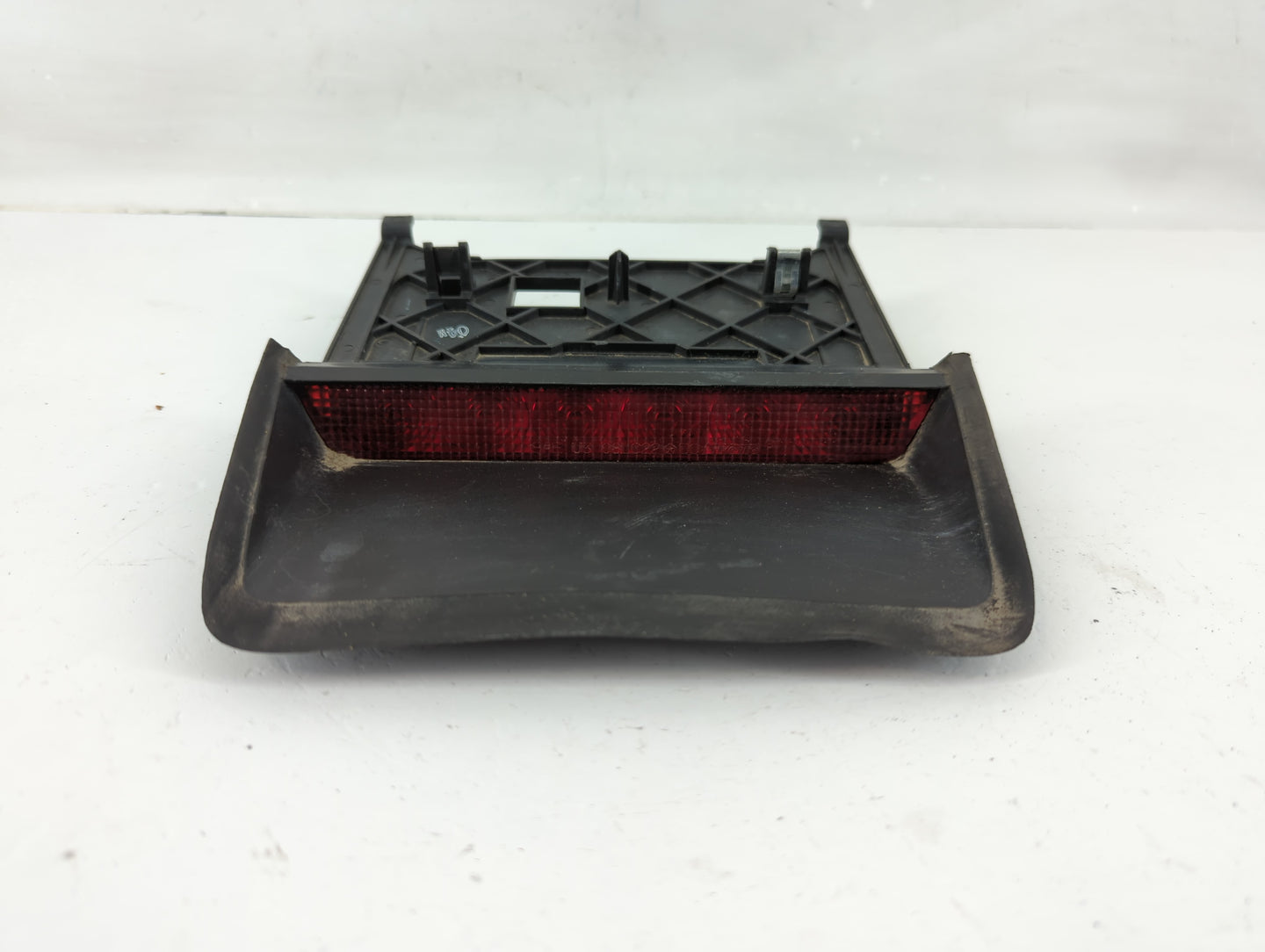 2010 Dodge Challenger Third Brake Light Tail Light Fits OEM Used Auto Parts - Oemusedautoparts1.com