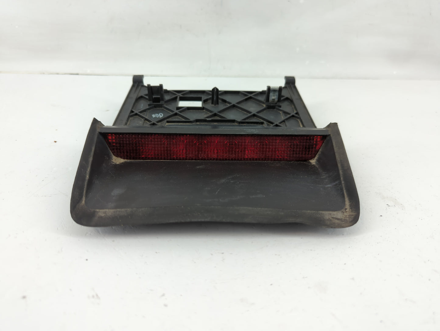 2010 Dodge Challenger Third Brake Light Tail Light Fits OEM Used Auto Parts - Oemusedautoparts1.com