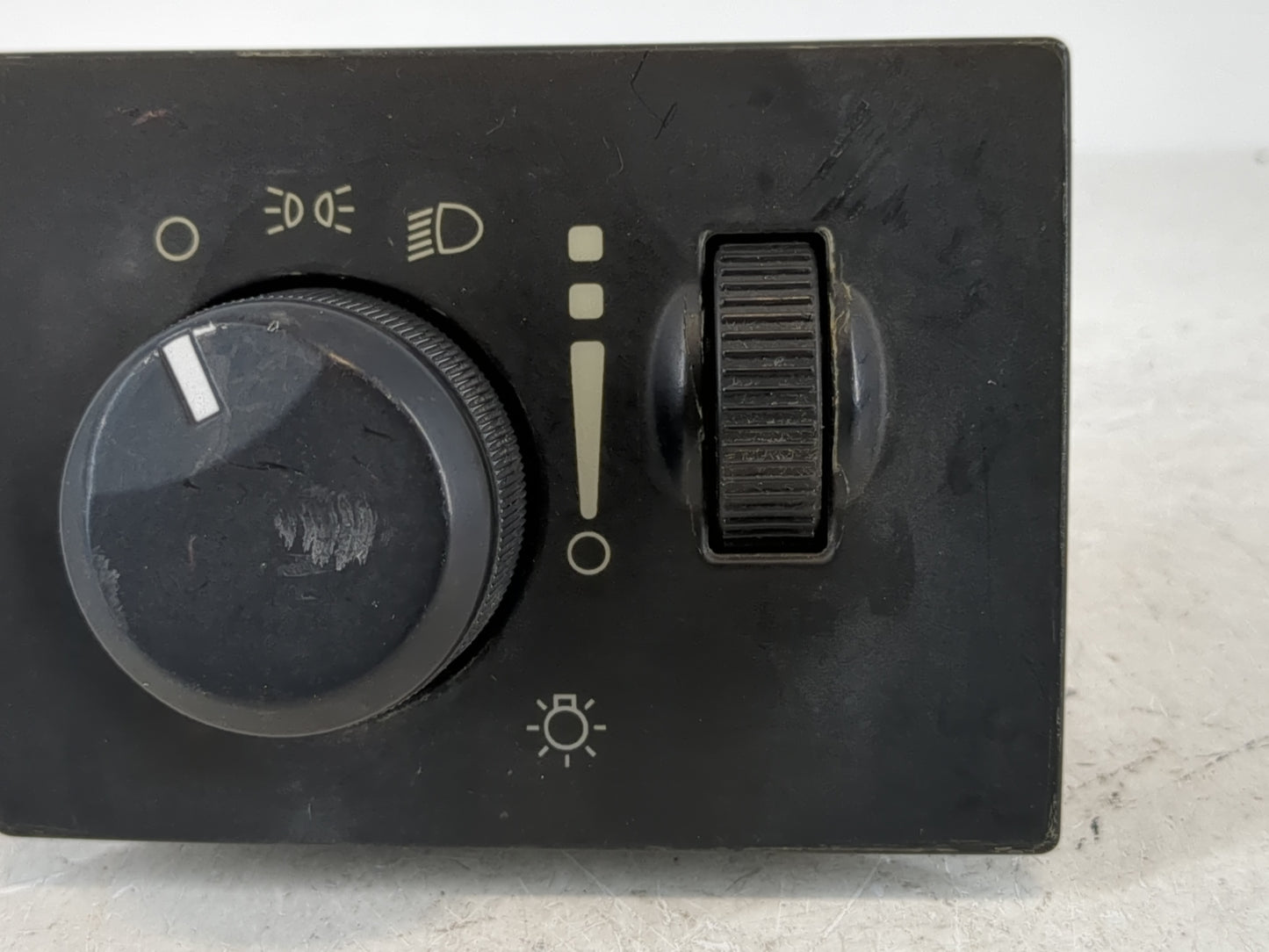 2010 Dodge Challenger Headlight Head Light Switch Lamp Control - Oemusedautoparts1.com