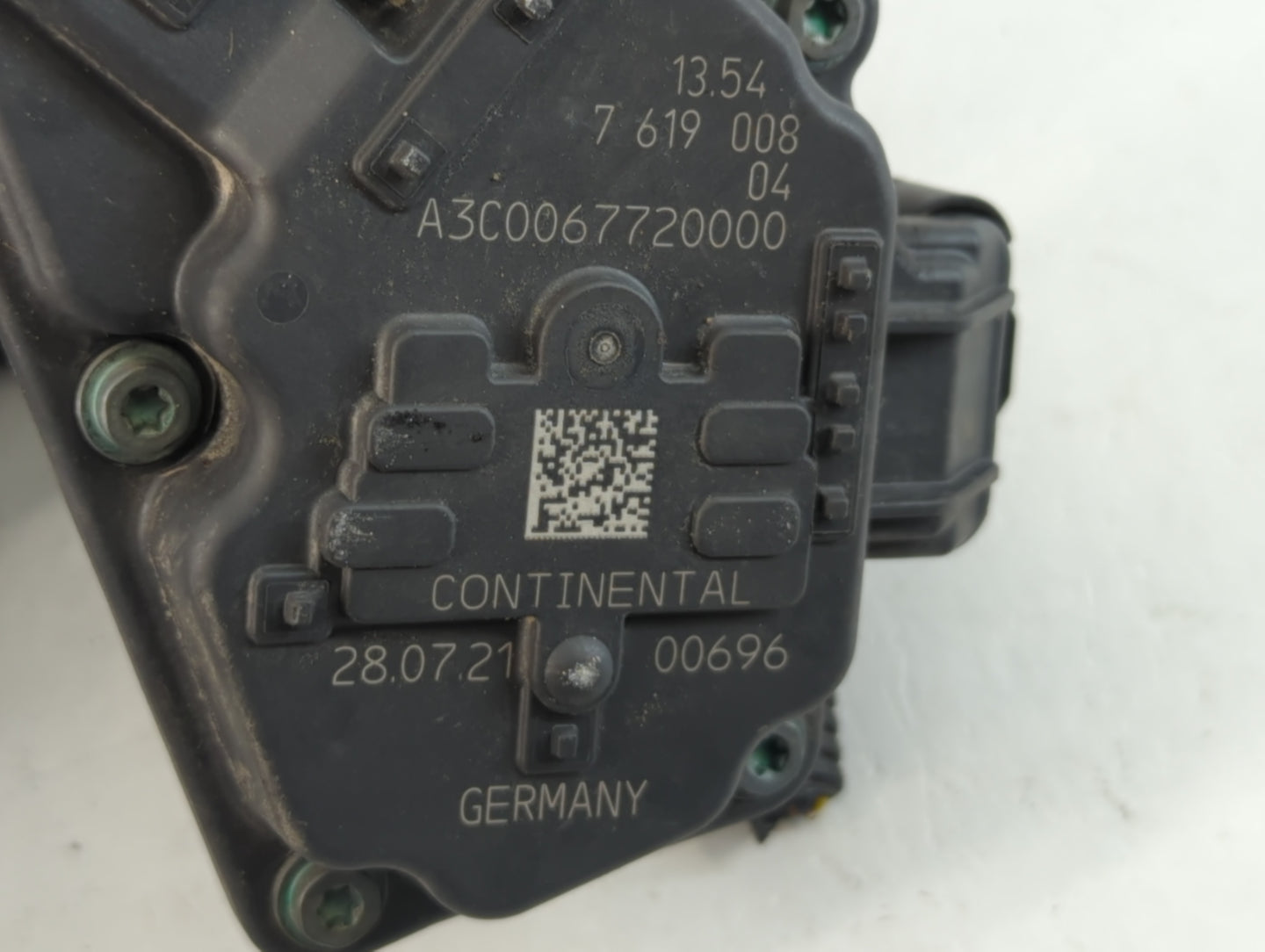 2022 Mini Cooper Throttle Body P/N:7 619 008 Fits OEM Used Auto Parts - Oemusedautoparts1.com