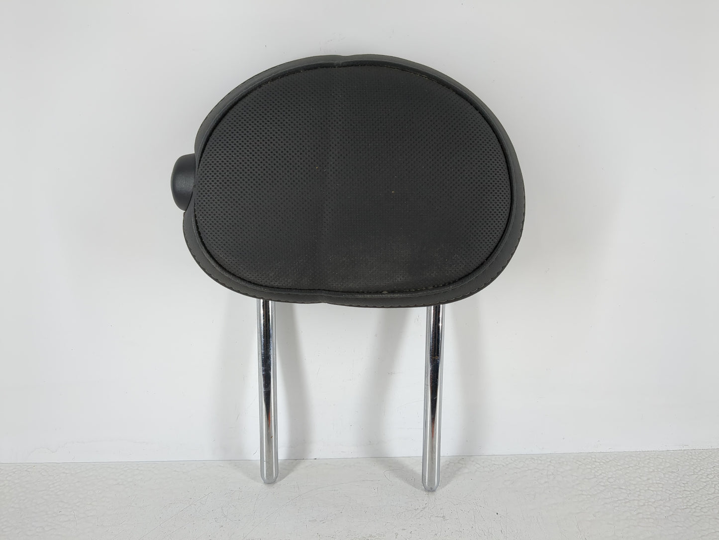 2017 Mini Cooper Clubman Headrest Head Rest Rear Center Seat Fits OEM Used Auto Parts - Oemusedautoparts1.com
