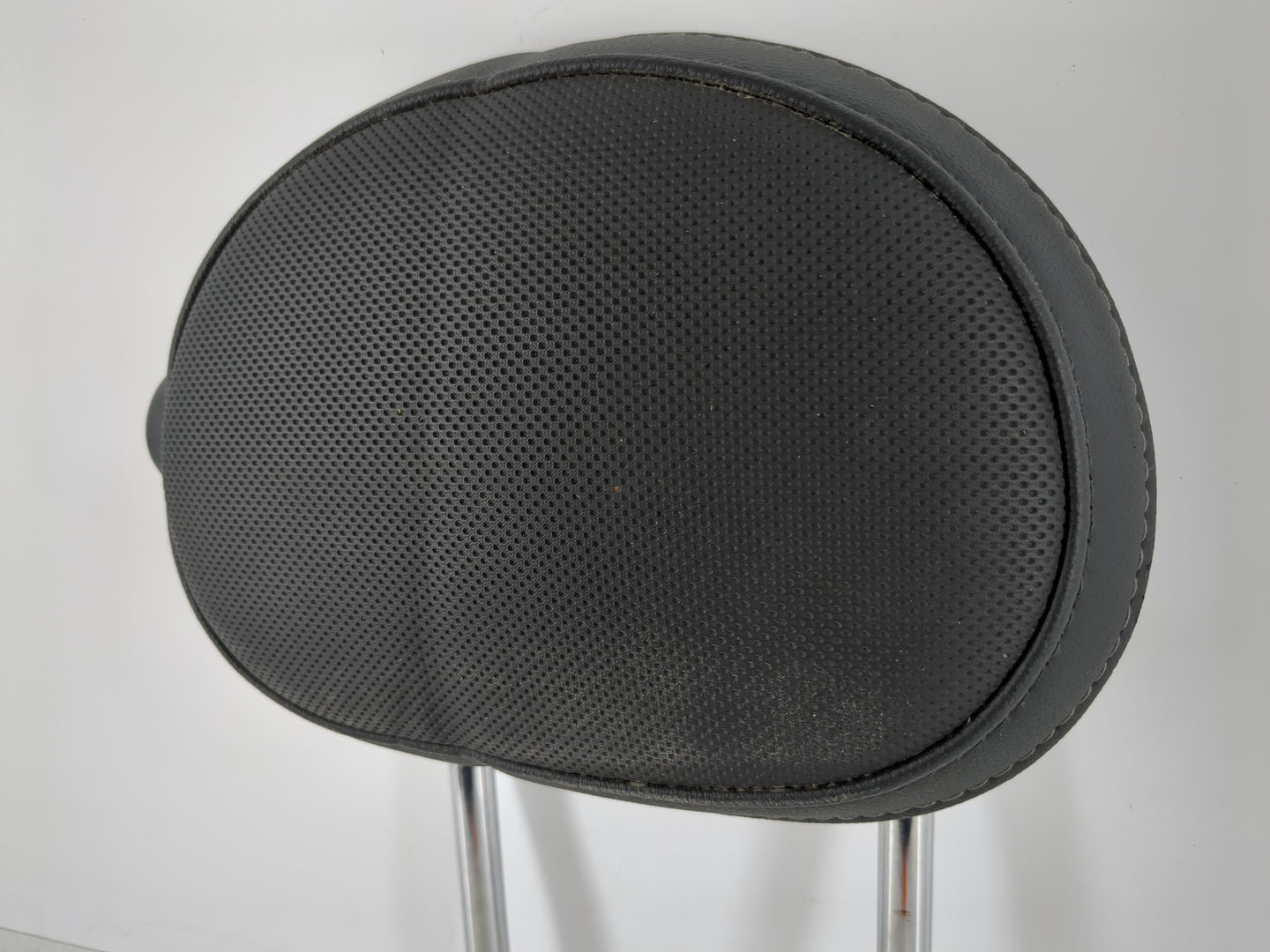 2017 Mini Cooper Clubman Headrest Head Rest Rear Center Seat Fits OEM Used Auto Parts - Oemusedautoparts1.com