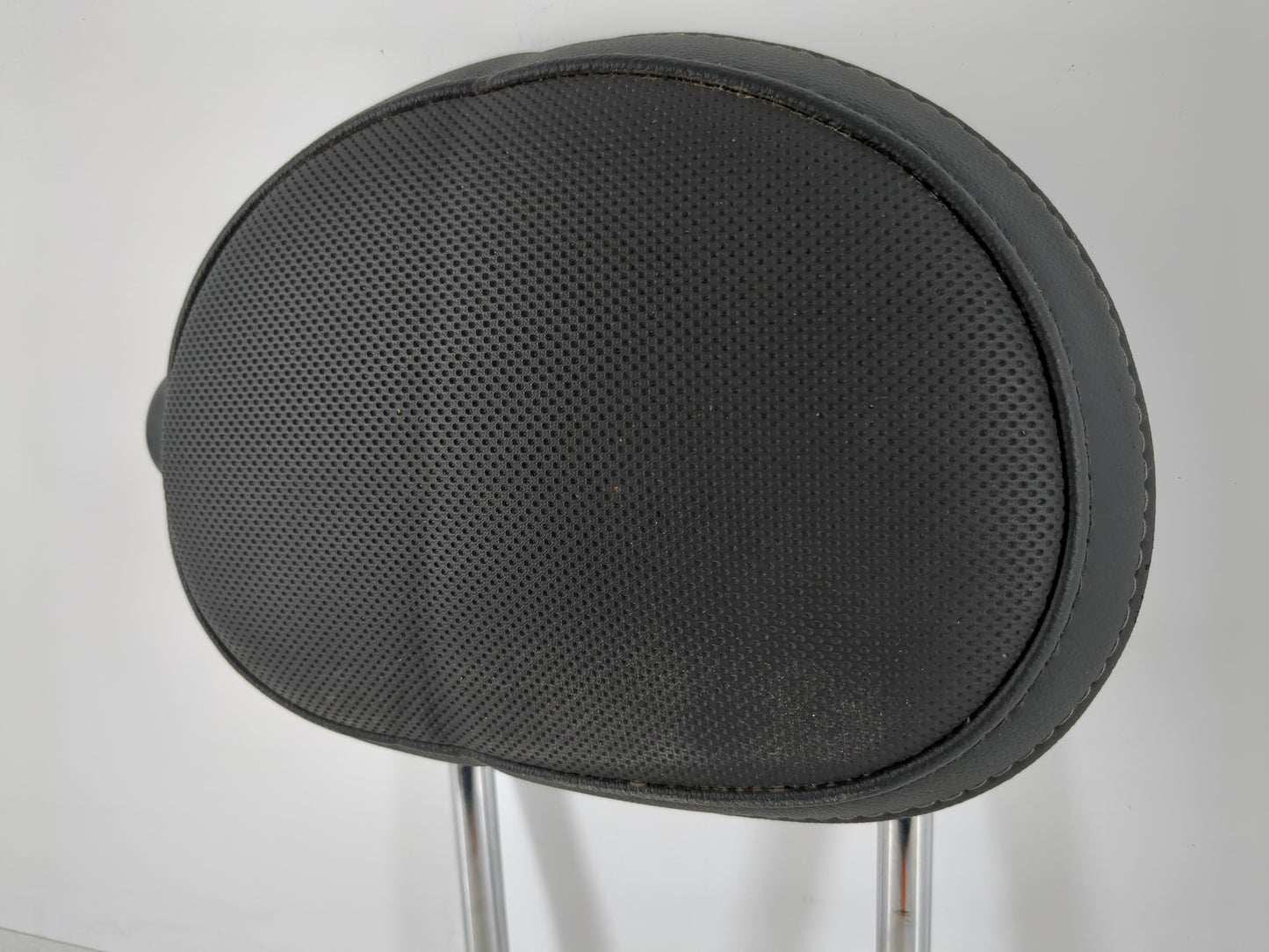 2017 Mini Cooper Clubman Headrest Head Rest Rear Center Seat Fits OEM Used Auto Parts - Oemusedautoparts1.com