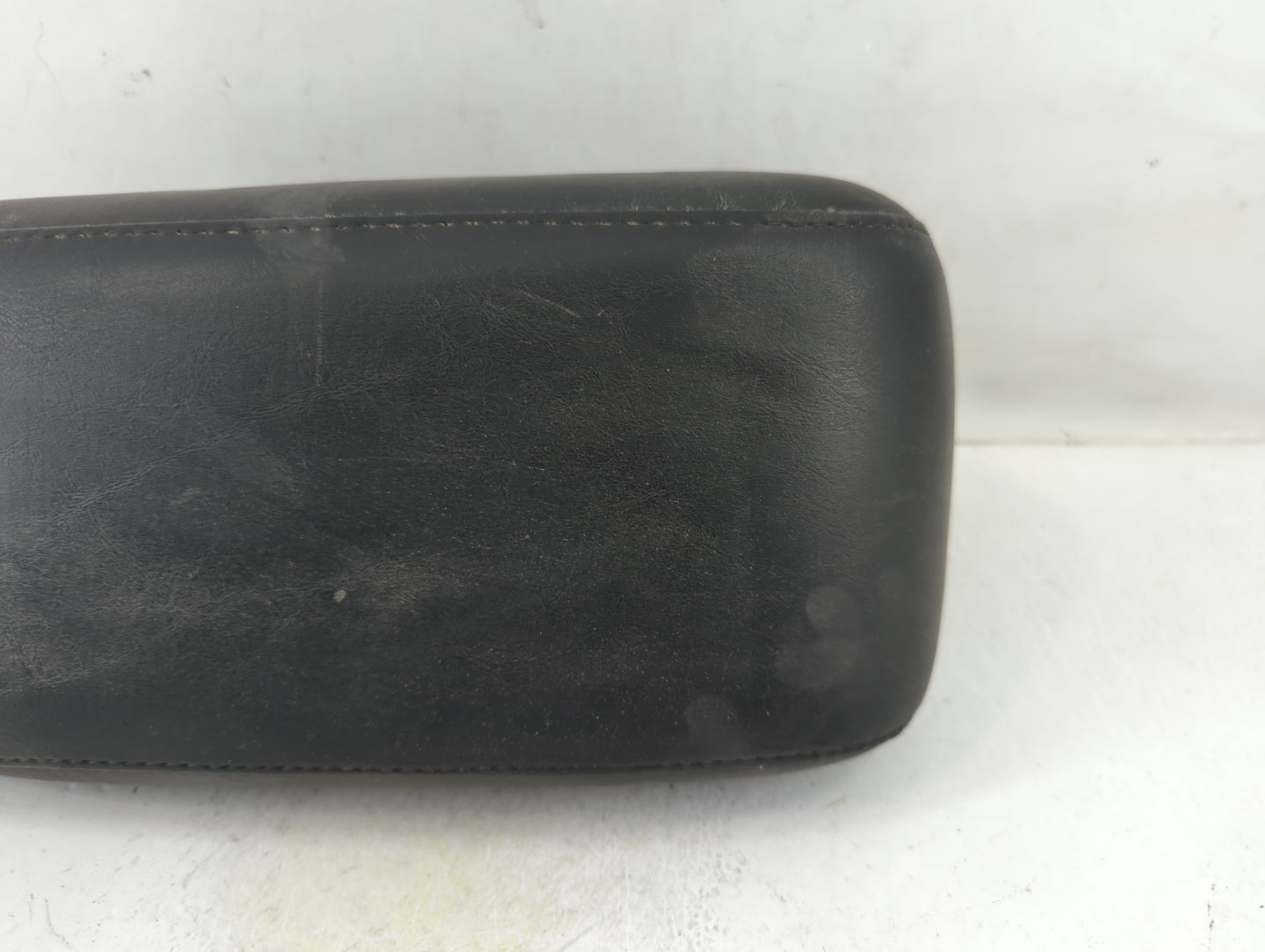 2012-2020 Dodge Journey Center Console Armrest Cover Lid P/N:202297 Fits Fits 2012 2013 2014 2015 2016 2017 2018 2019 2020 OEM Used Auto Parts - Oemusedautoparts1.com