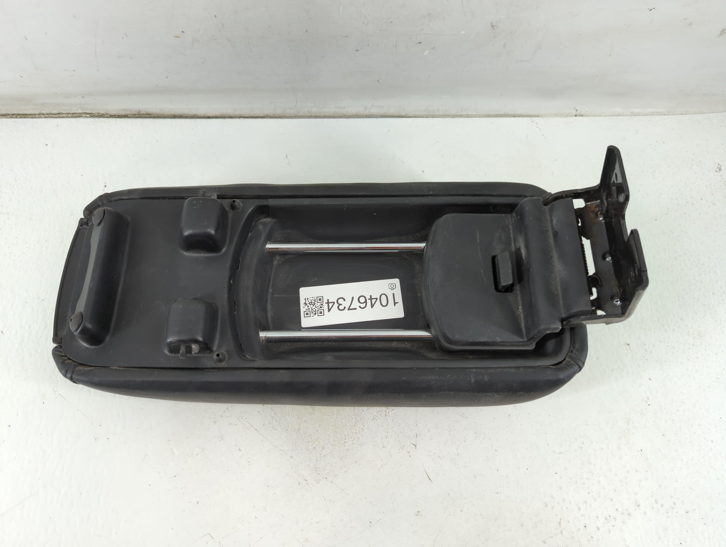2012-2020 Dodge Journey Center Console Armrest Cover Lid P/N:202297 Fits Fits 2012 2013 2014 2015 2016 2017 2018 2019 2020 OEM Used Auto Parts - Oemusedautoparts1.com