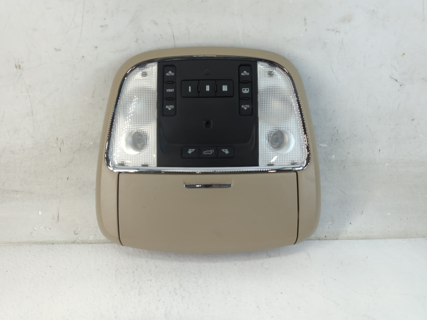 2014 Jeep Grand Cherokee Overhead Roof Console - Oemusedautoparts1.com