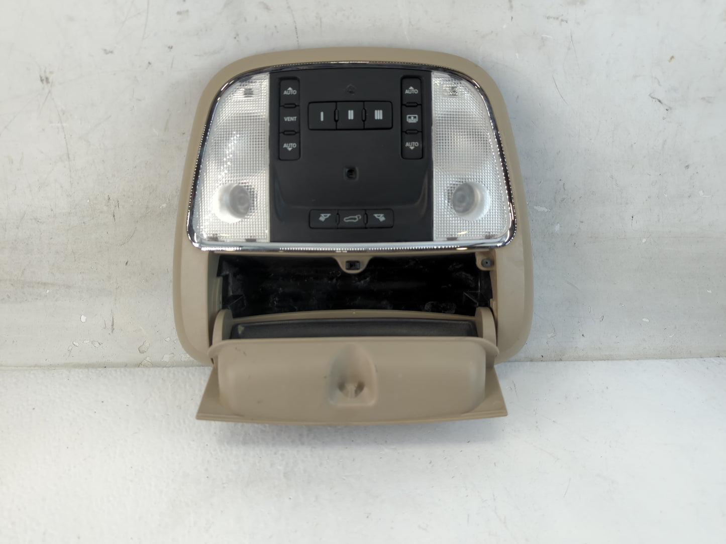 2014 Jeep Grand Cherokee Overhead Roof Console - Oemusedautoparts1.com