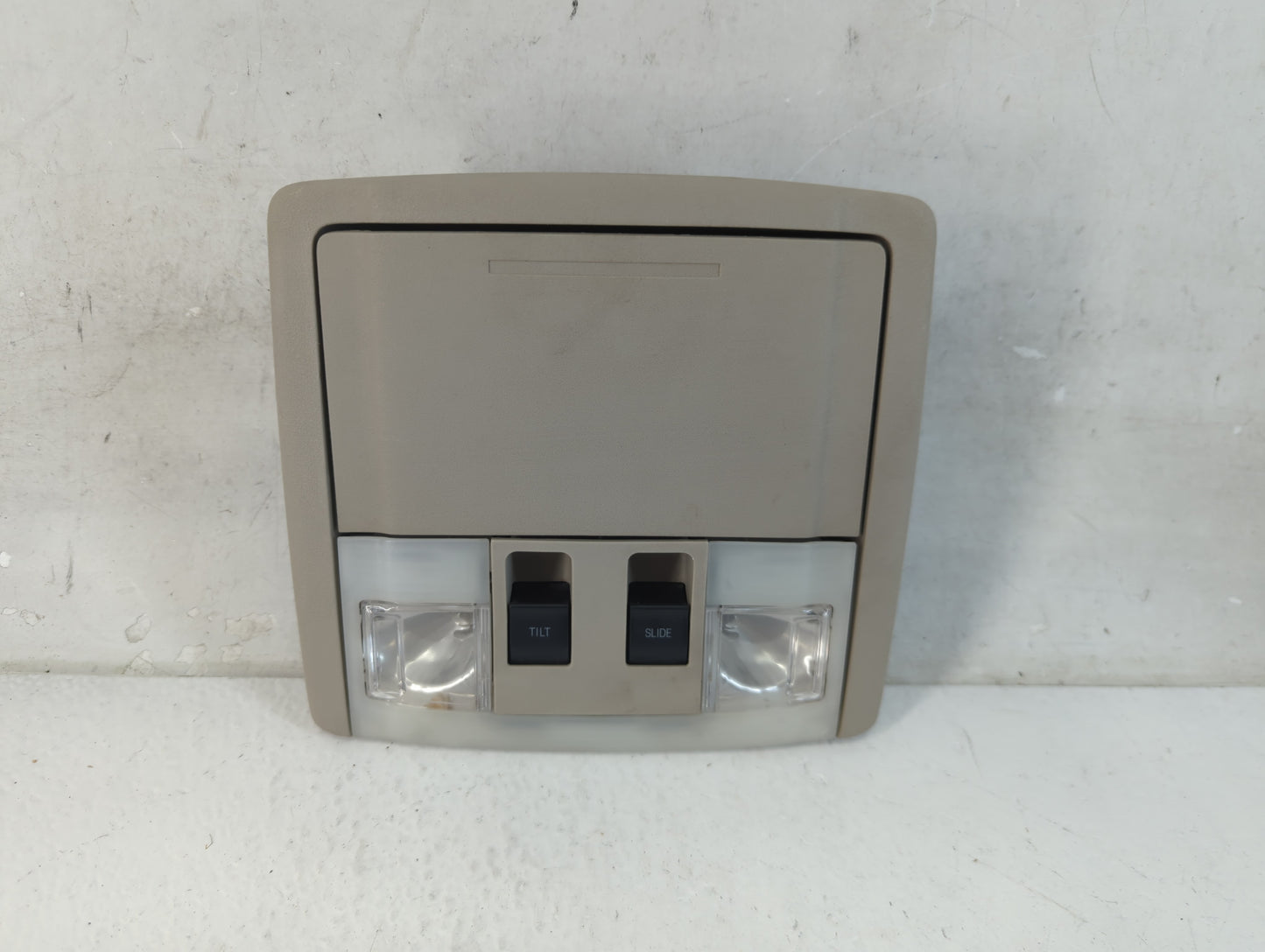 2010 Ford Taurus Overhead Roof Console - Oemusedautoparts1.com