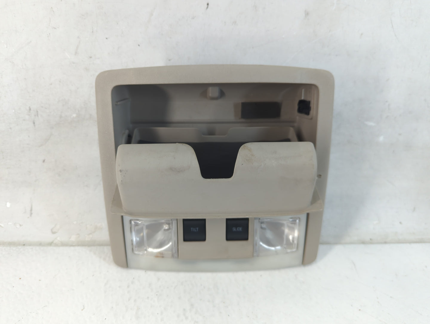2010 Ford Taurus Overhead Roof Console - Oemusedautoparts1.com