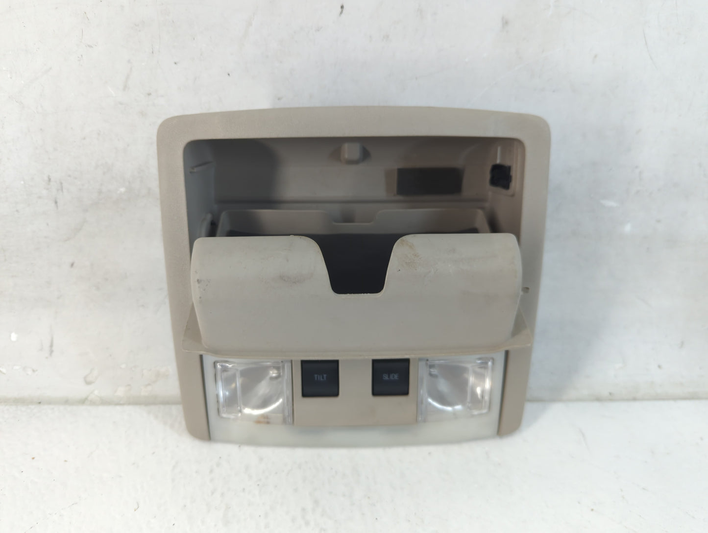 2010 Ford Taurus Overhead Roof Console - Oemusedautoparts1.com