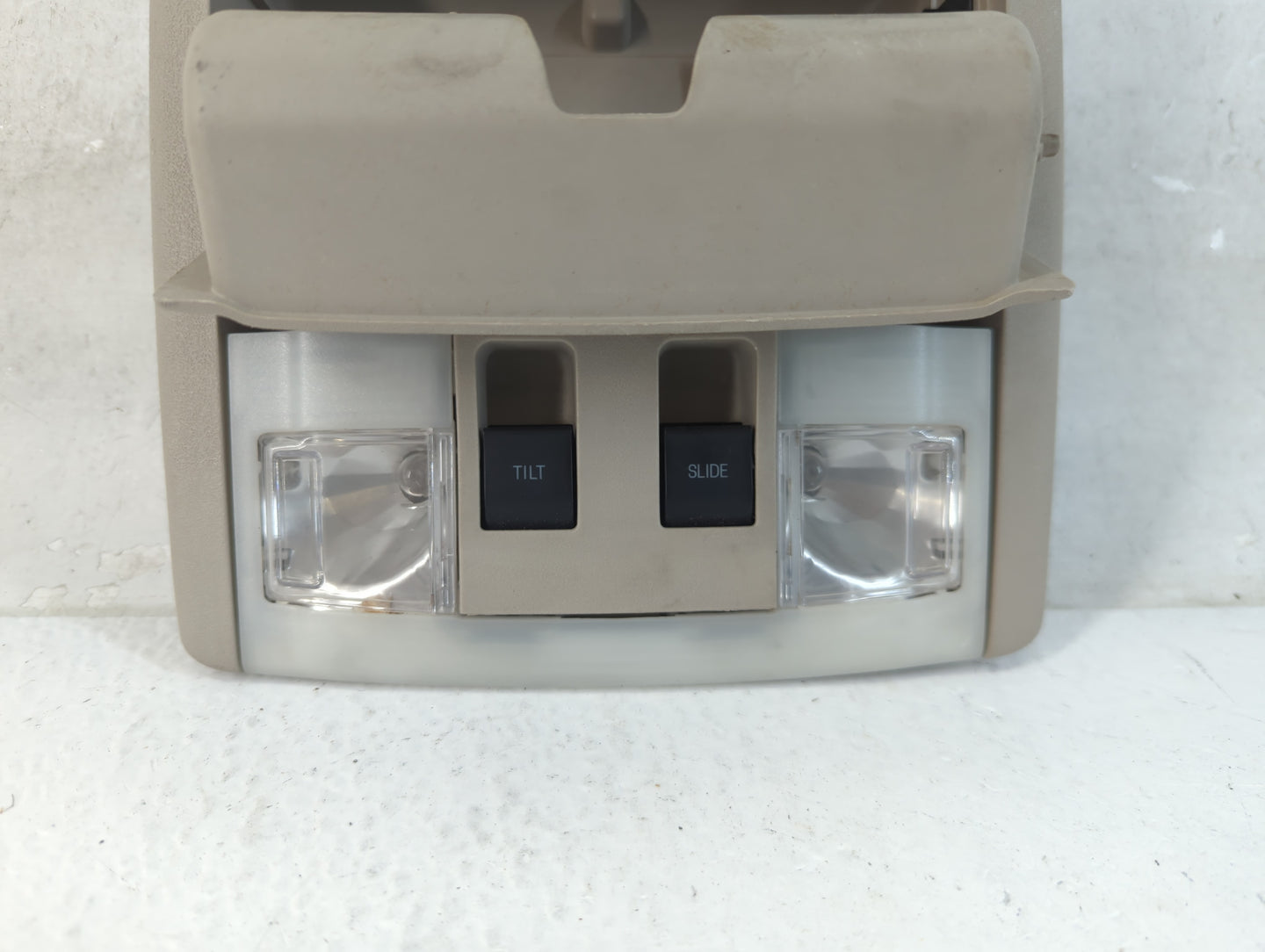 2010 Ford Taurus Overhead Roof Console - Oemusedautoparts1.com