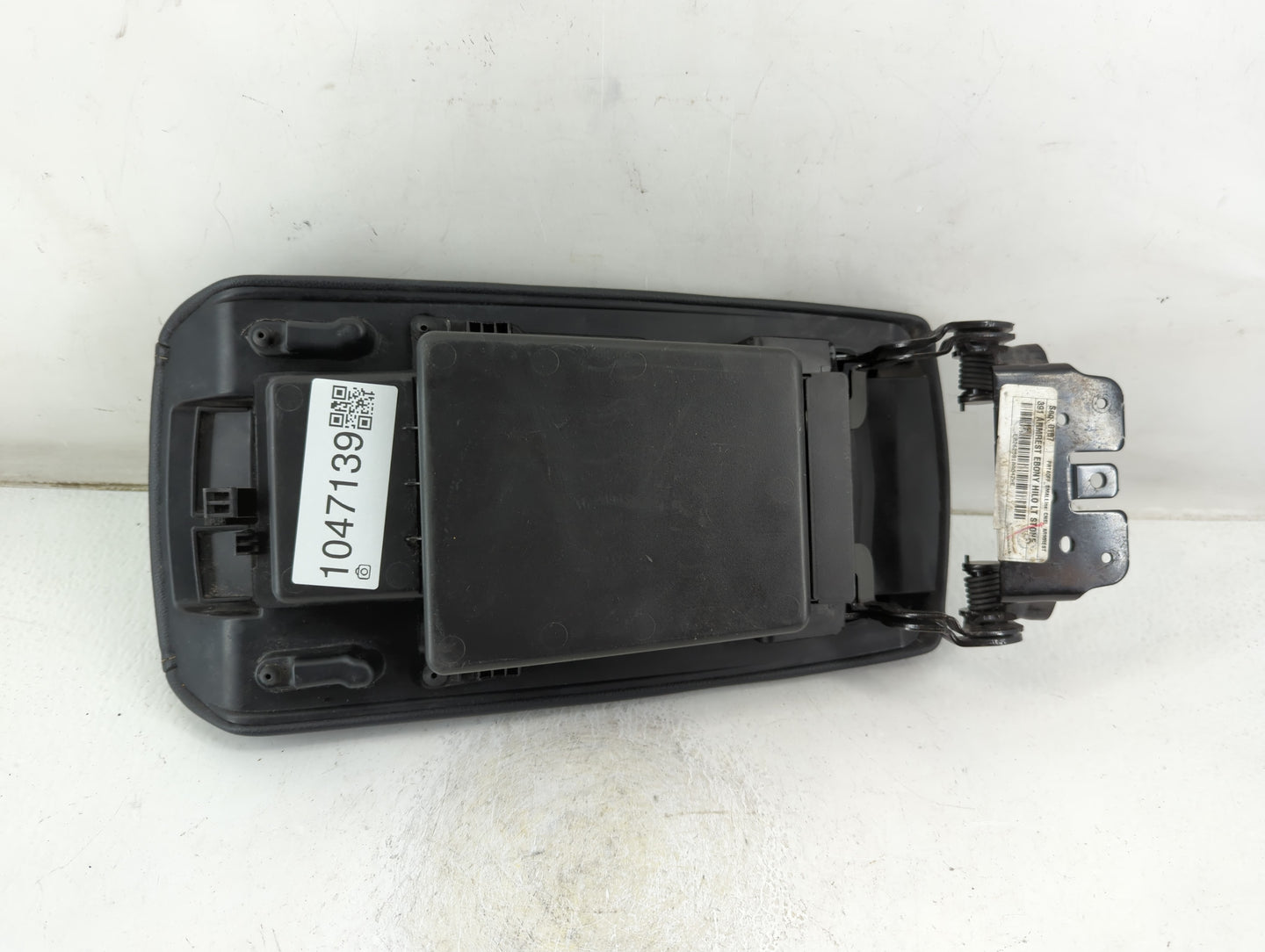 2017-2020 Ford Fusion Center Console Armrest Cover Lid Fits Fits 2017 2018 2019 2020 OEM Used Auto Parts - Oemusedautoparts1.com