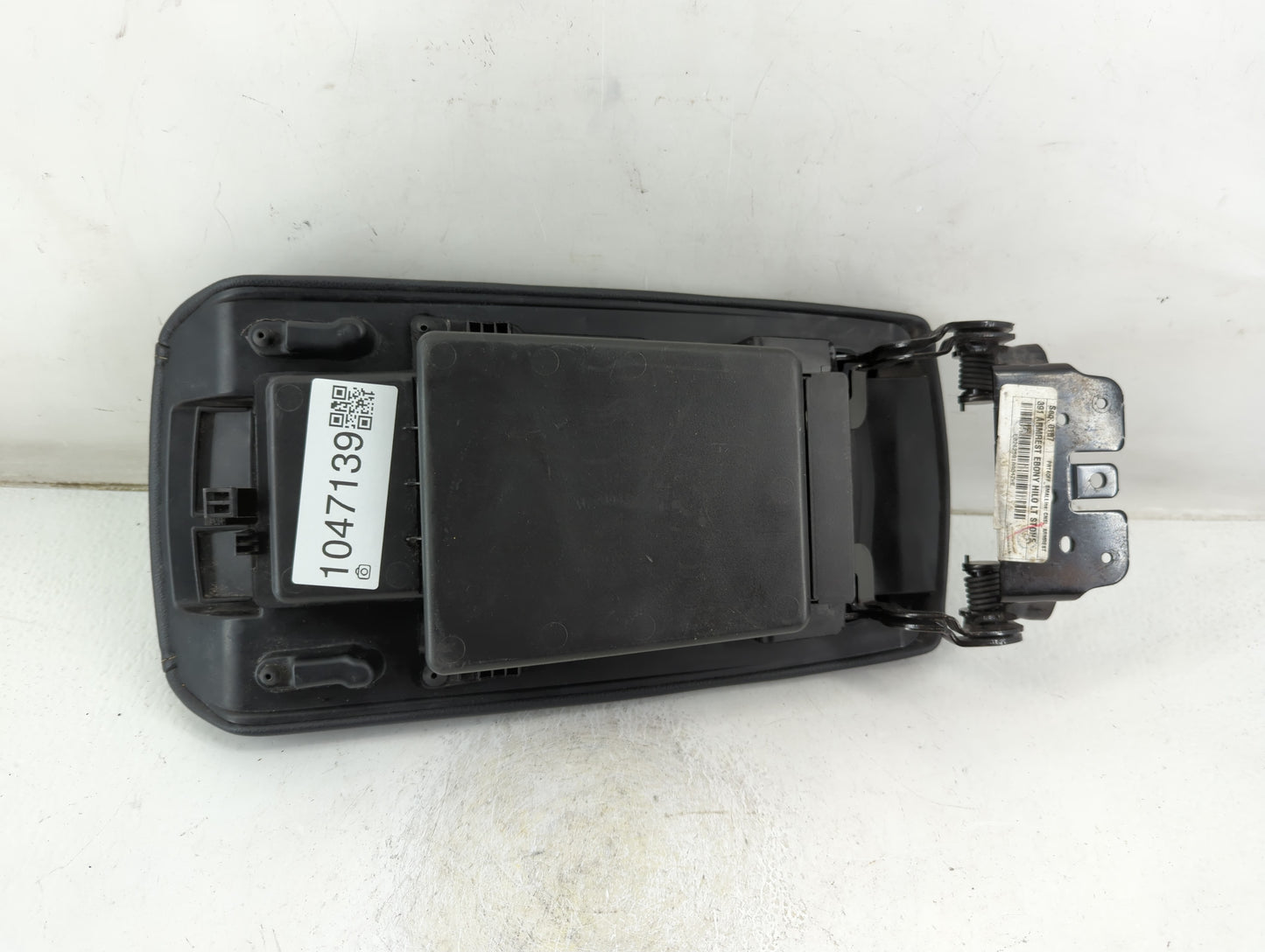 2017-2020 Ford Fusion Center Console Armrest Cover Lid Fits Fits 2017 2018 2019 2020 OEM Used Auto Parts - Oemusedautoparts1.com