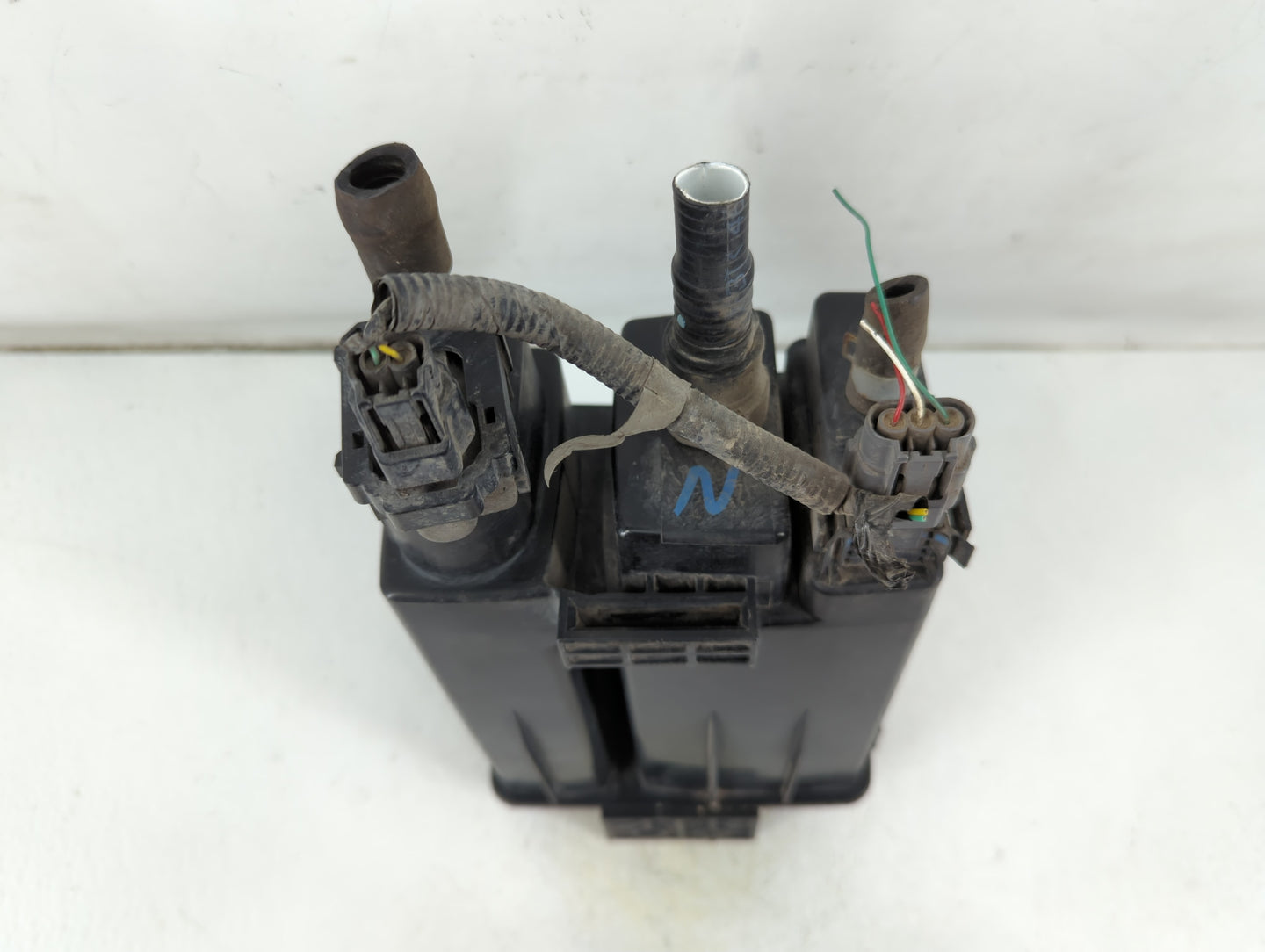 2014 Nissan Pathfinder Fuel Vapor Charcoal Canister - Oemusedautoparts1.com