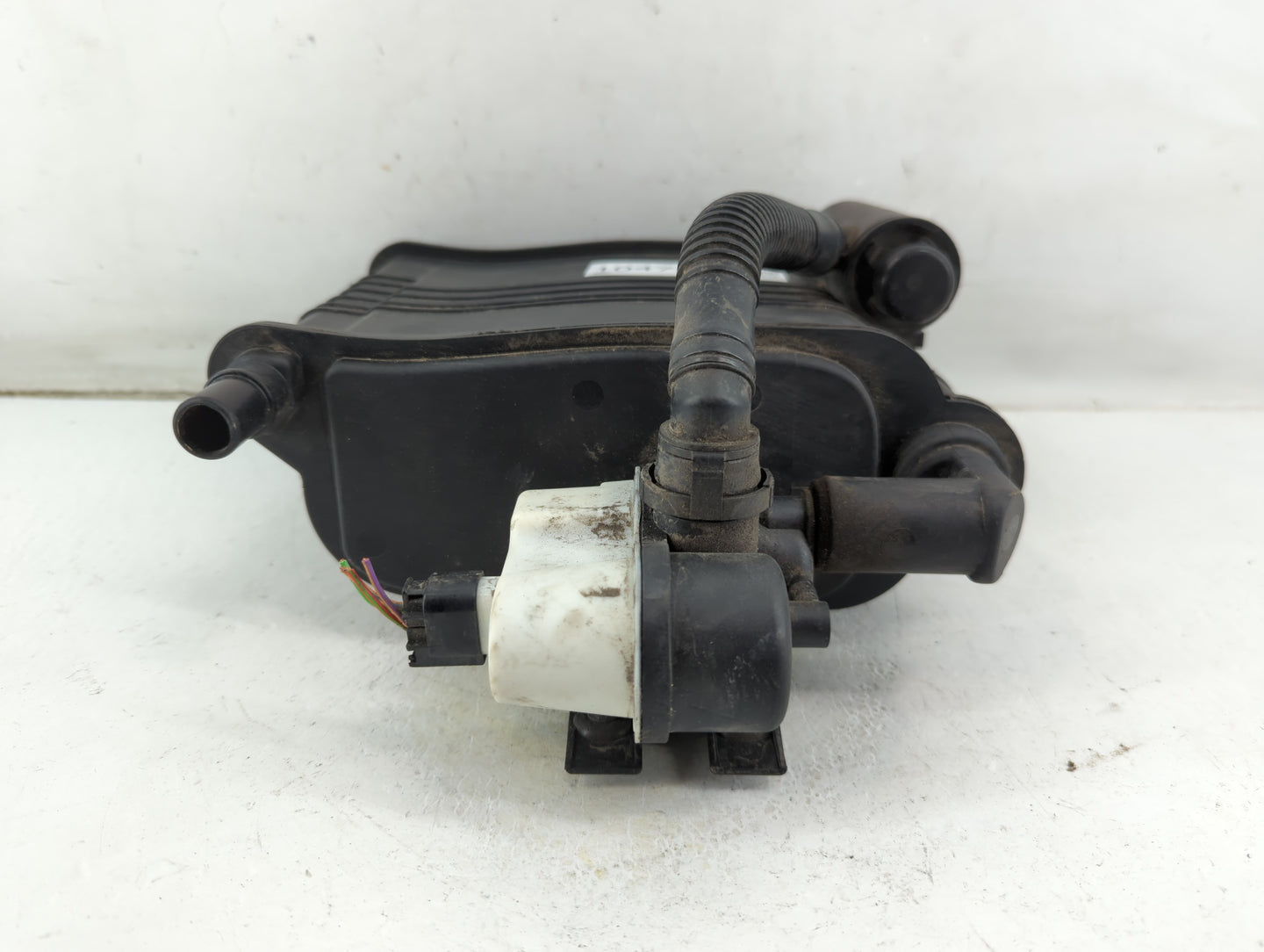 2016 Mercedes-benz C300 Fuel Vapor Charcoal Canister - Oemusedautoparts1.com