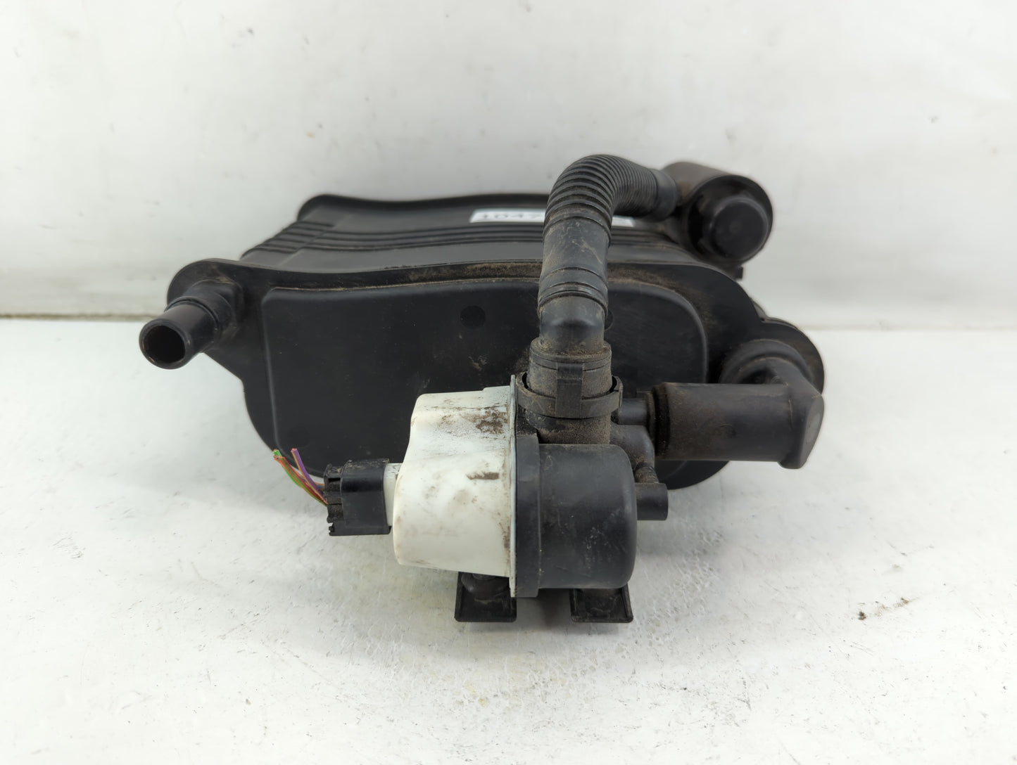 2016 Mercedes-benz C300 Fuel Vapor Charcoal Canister - Oemusedautoparts1.com