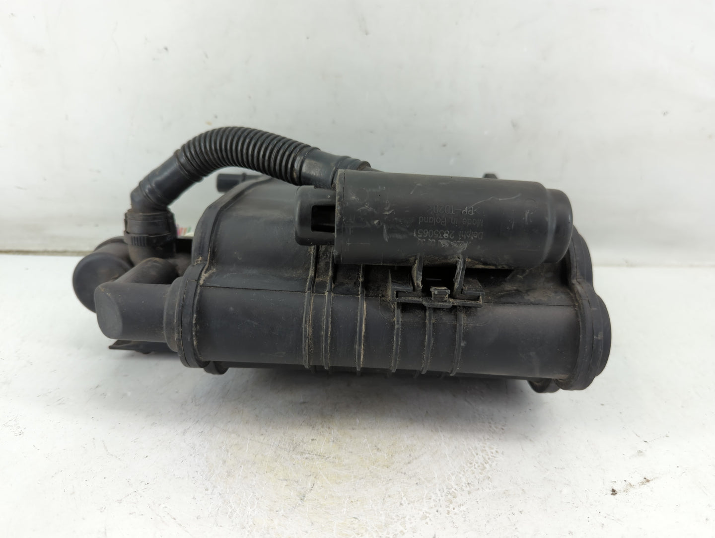 2016 Mercedes-benz C300 Fuel Vapor Charcoal Canister - Oemusedautoparts1.com