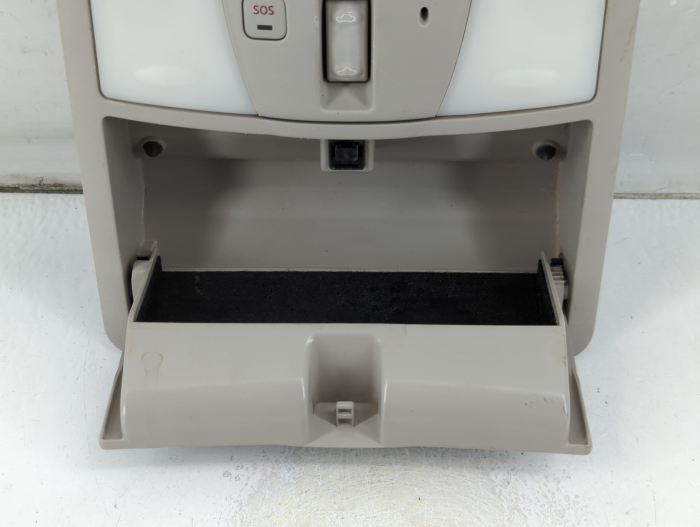 2016 Infiniti Qx80 Overhead Roof Console - Oemusedautoparts1.com