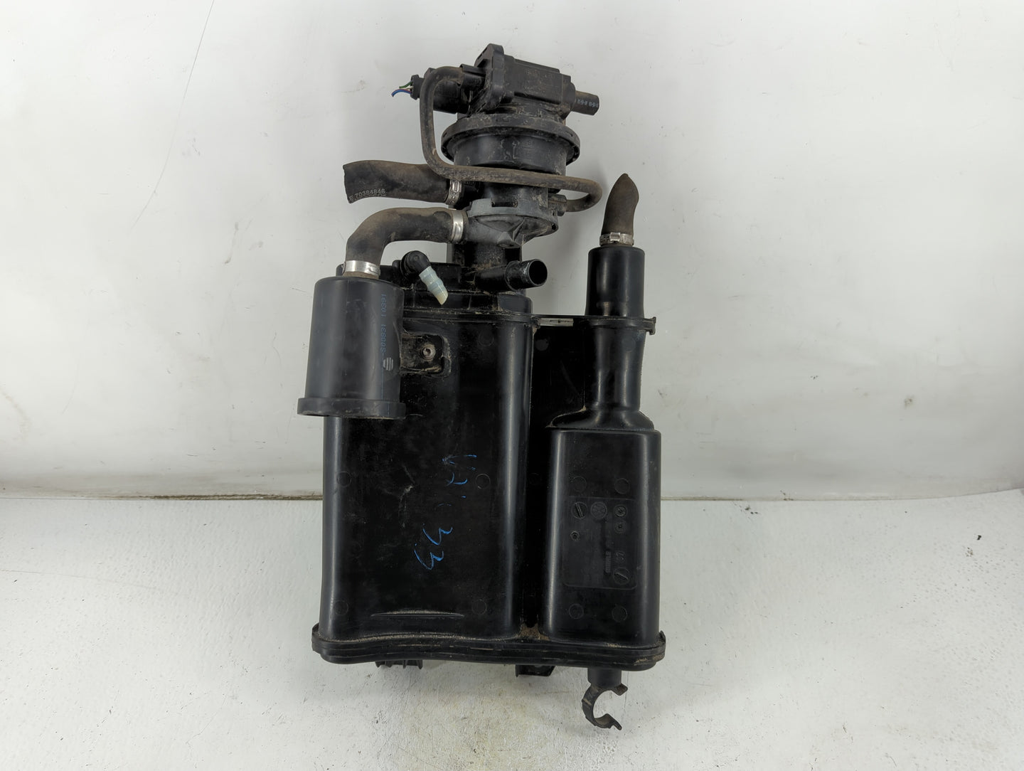2011 Volkswagen Cc Fuel Vapor Charcoal Canister - Oemusedautoparts1.com