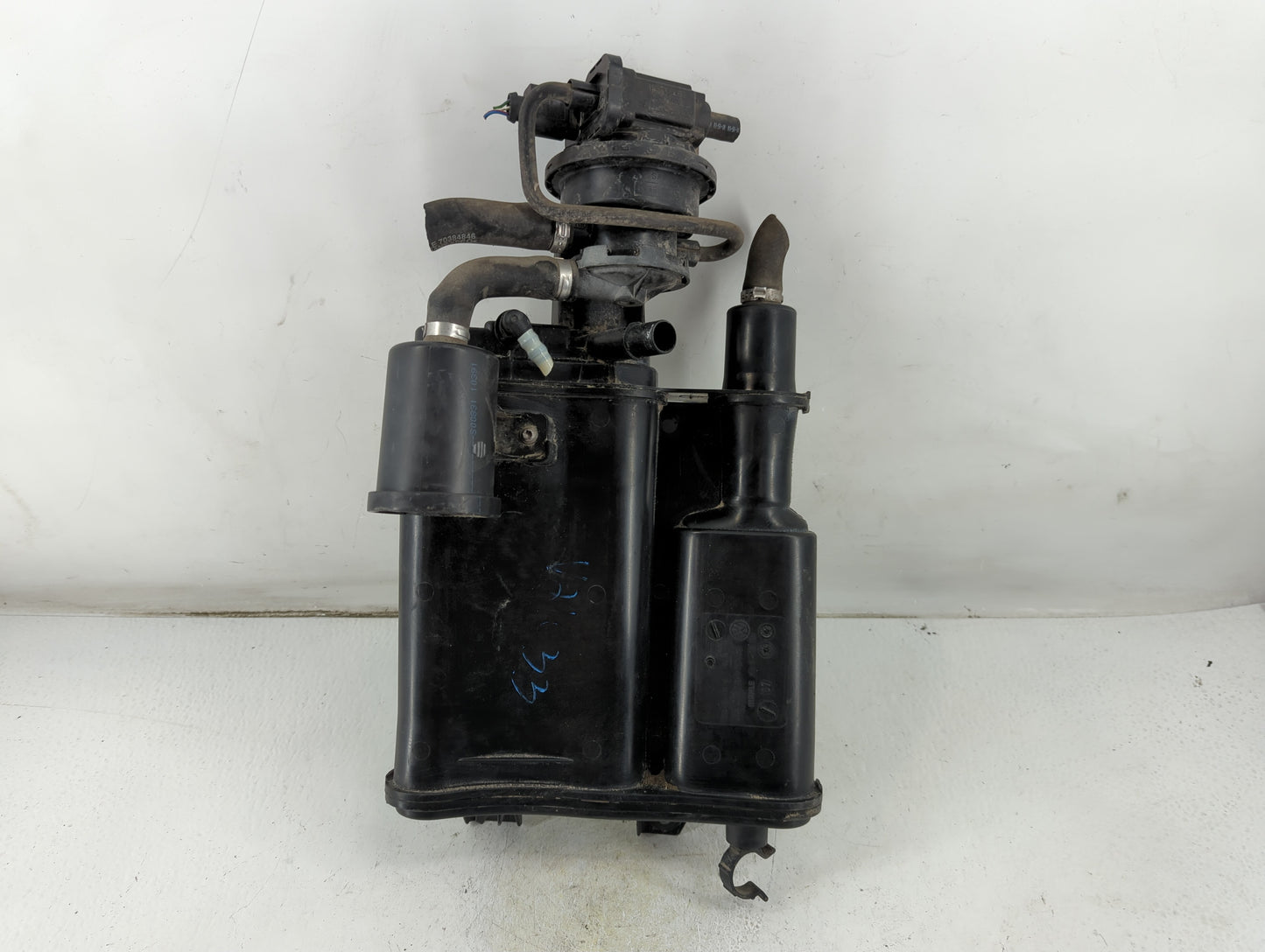 2011 Volkswagen Cc Fuel Vapor Charcoal Canister - Oemusedautoparts1.com