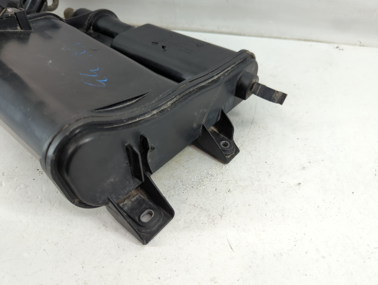 2011 Volkswagen Cc Fuel Vapor Charcoal Canister - Oemusedautoparts1.com