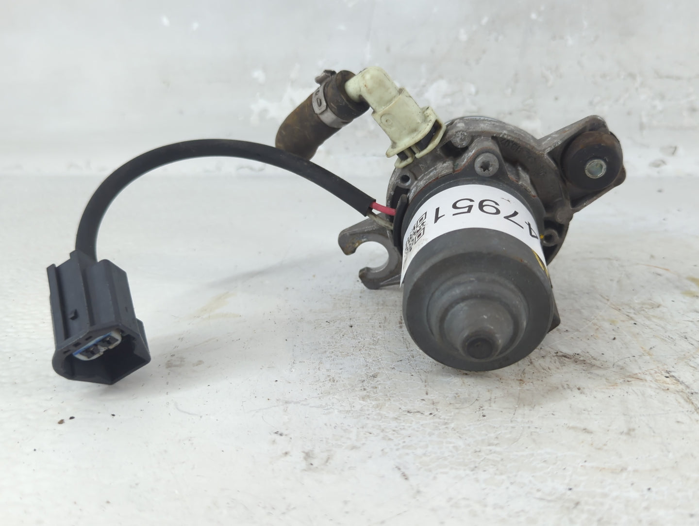 2012-2016 Chevrolet Impala Central Vaccum Lock Pump - Oemusedautoparts1.com