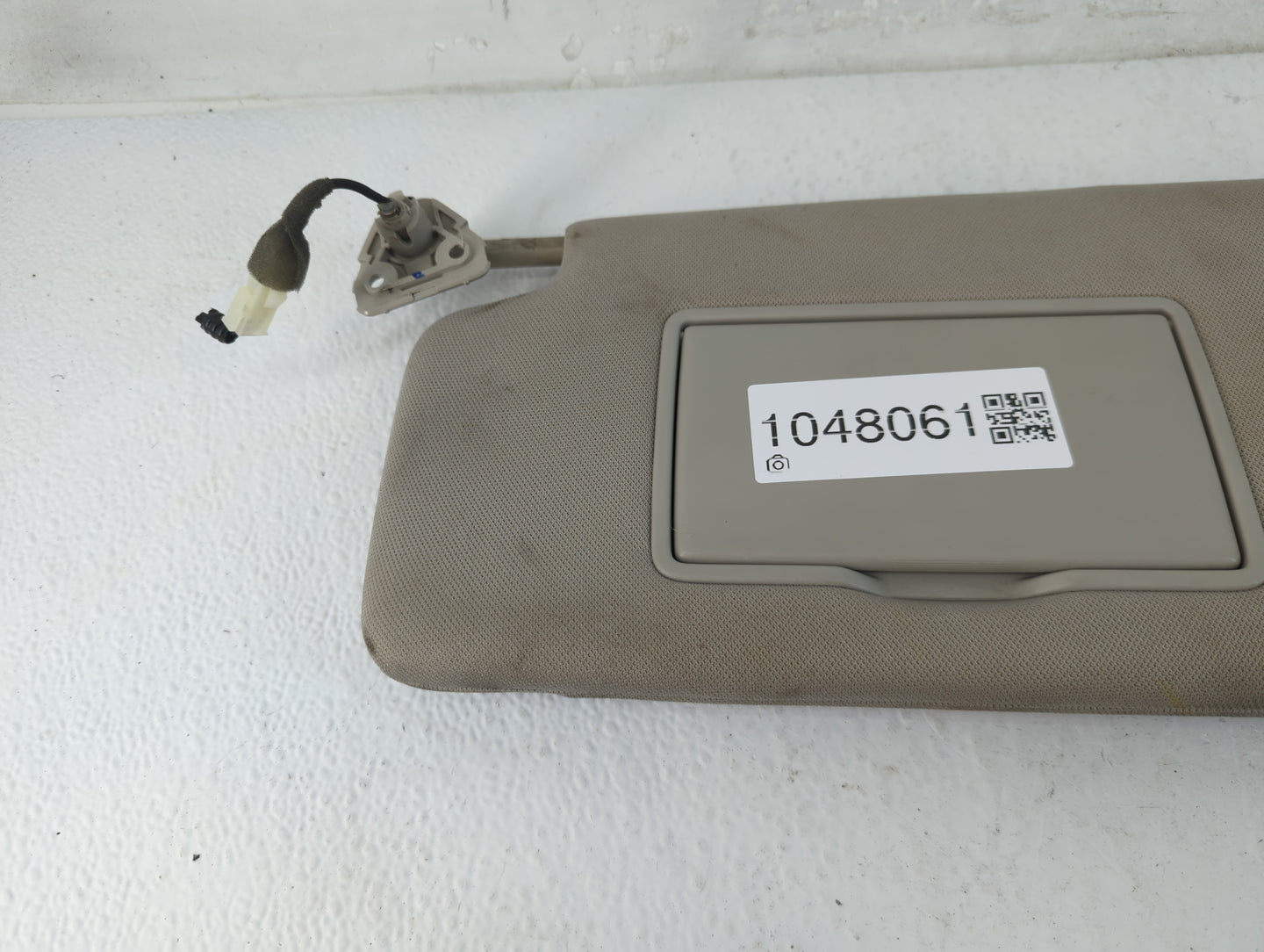 2021 Nissan Titan Sun Visor Shade Replacement Driver Left Mirror Fits OEM Used Auto Parts - Oemusedautoparts1.com