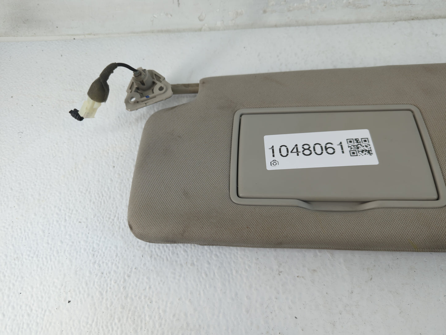 2021 Nissan Titan Sun Visor Shade Replacement Driver Left Mirror Fits OEM Used Auto Parts - Oemusedautoparts1.com