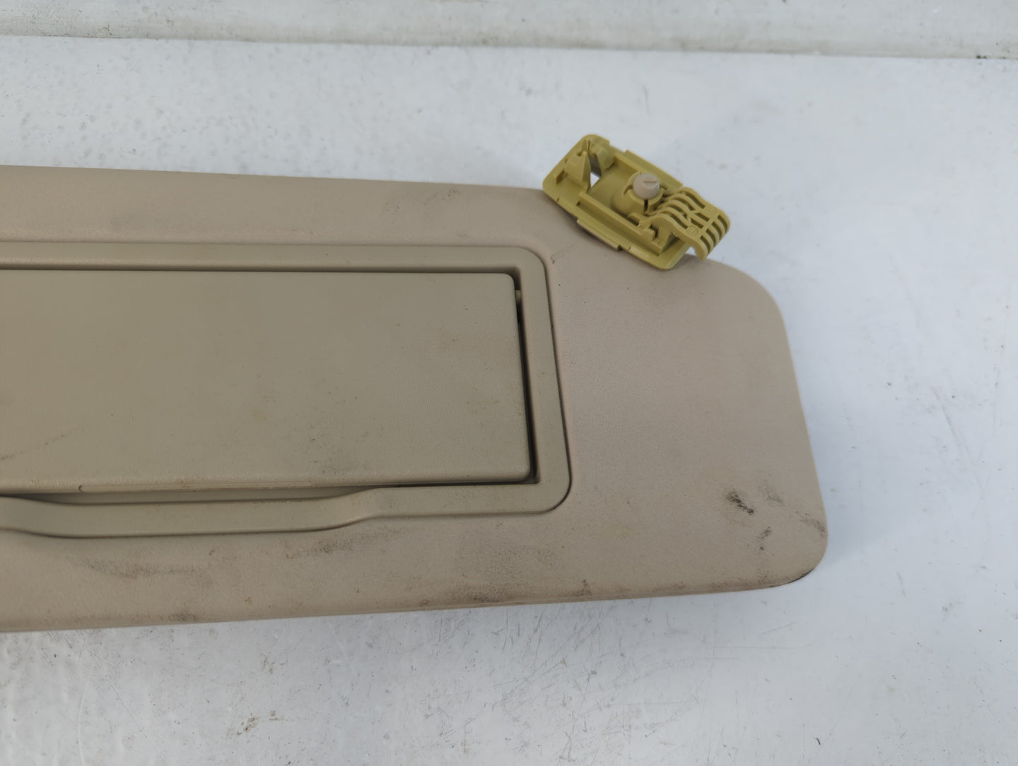 2010 Mercedes-Benz C300 Sun Visor Shade Replacement Passenger Right Mirror Fits OEM Used Auto Parts - Oemusedautoparts1.com