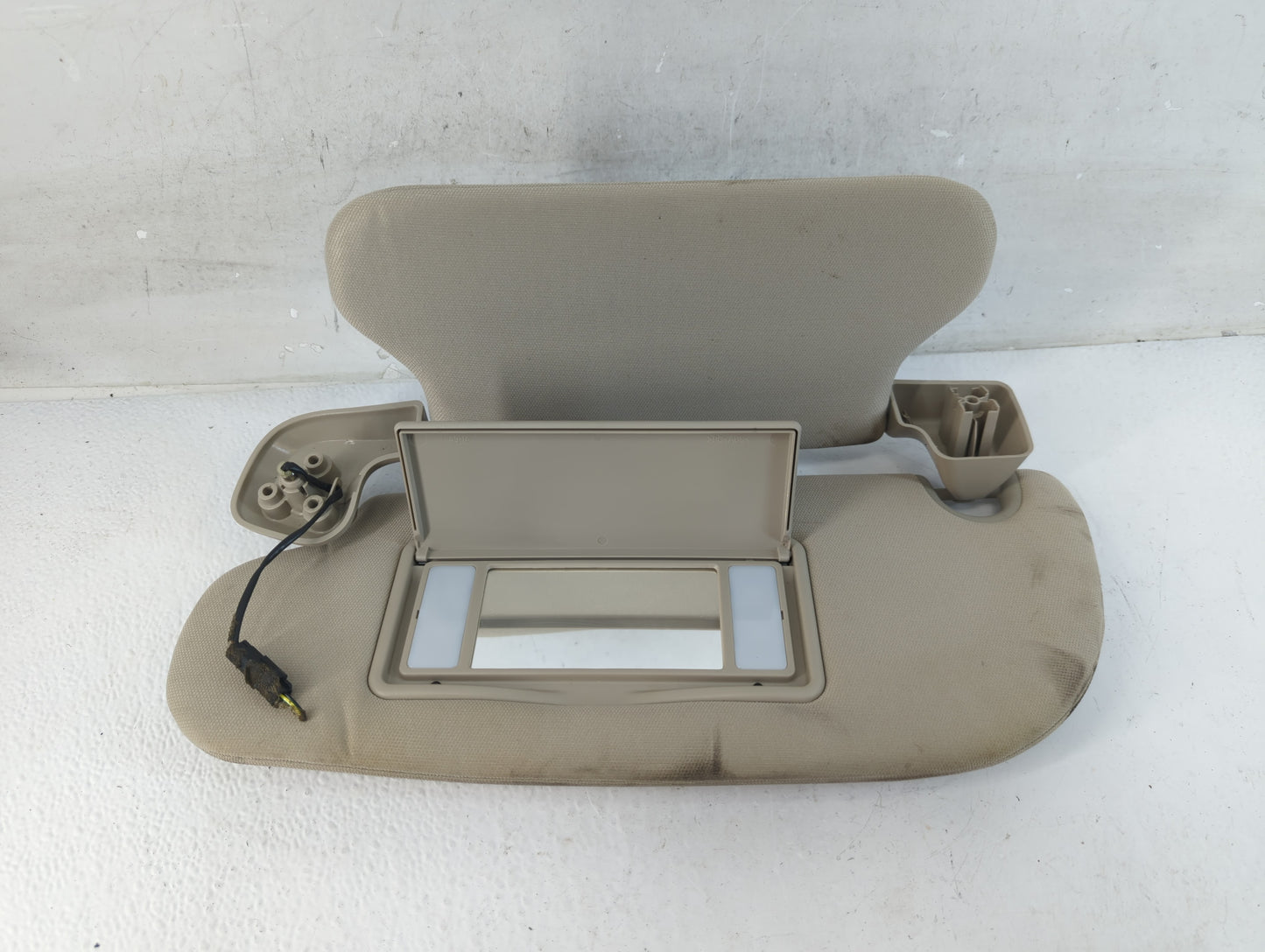 2013 Lincoln Navigator Sun Visor Shade Replacement Driver Left Mirror Fits OEM Used Auto Parts - Oemusedautoparts1.com