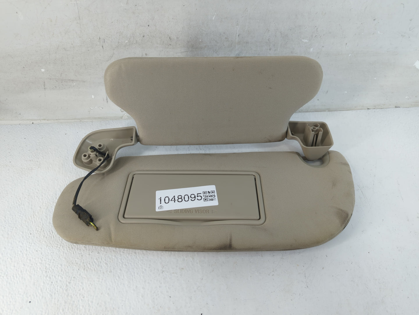 2013 Lincoln Navigator Sun Visor Shade Replacement Driver Left Mirror Fits OEM Used Auto Parts - Oemusedautoparts1.com