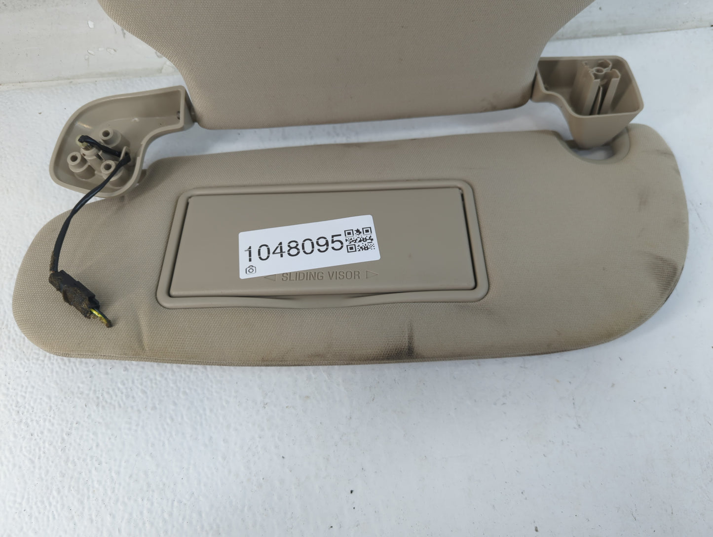 2013 Lincoln Navigator Sun Visor Shade Replacement Driver Left Mirror Fits OEM Used Auto Parts - Oemusedautoparts1.com