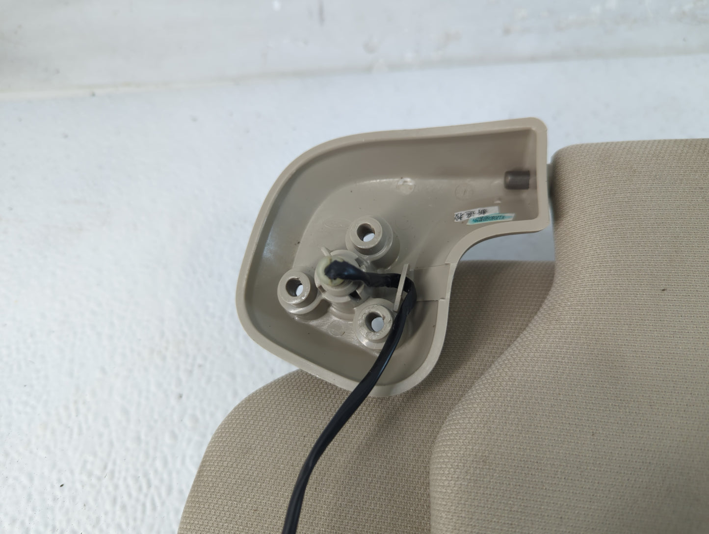 2013 Lincoln Navigator Sun Visor Shade Replacement Driver Left Mirror Fits OEM Used Auto Parts - Oemusedautoparts1.com