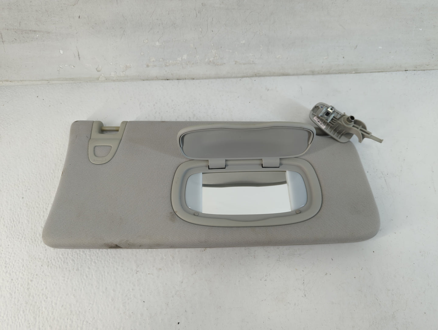 2017 Jeep Compass Sun Visor Shade Replacement Passenger Right Mirror Fits OEM Used Auto Parts - Oemusedautoparts1.com
