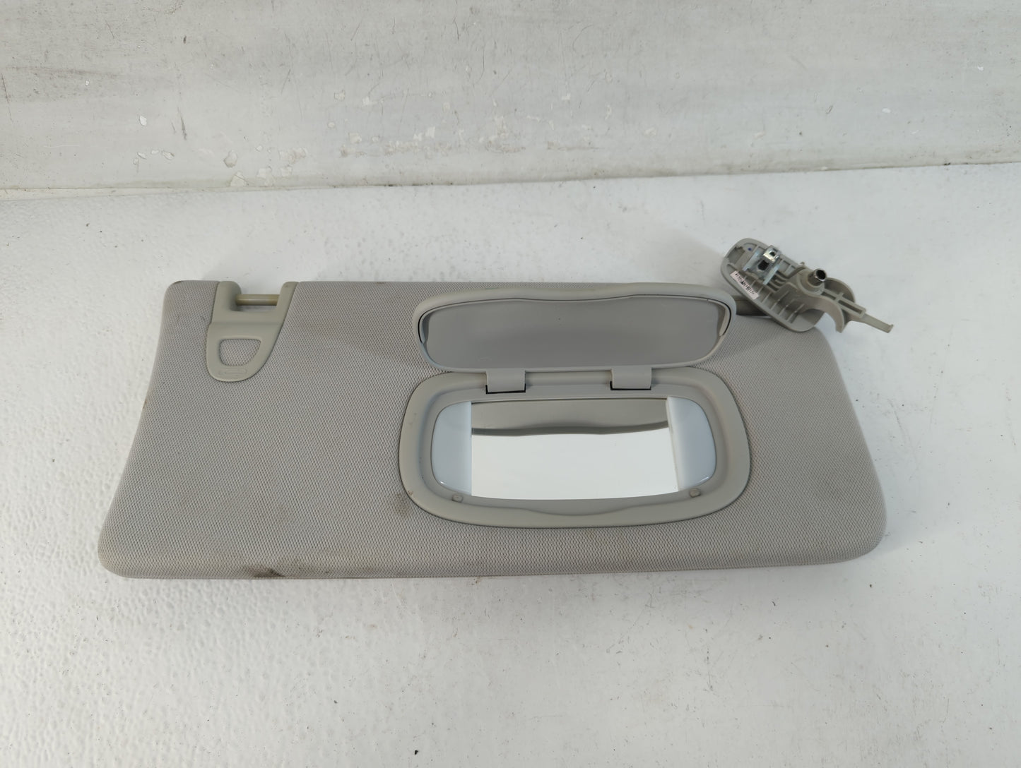 2017 Jeep Compass Sun Visor Shade Replacement Passenger Right Mirror Fits OEM Used Auto Parts - Oemusedautoparts1.com