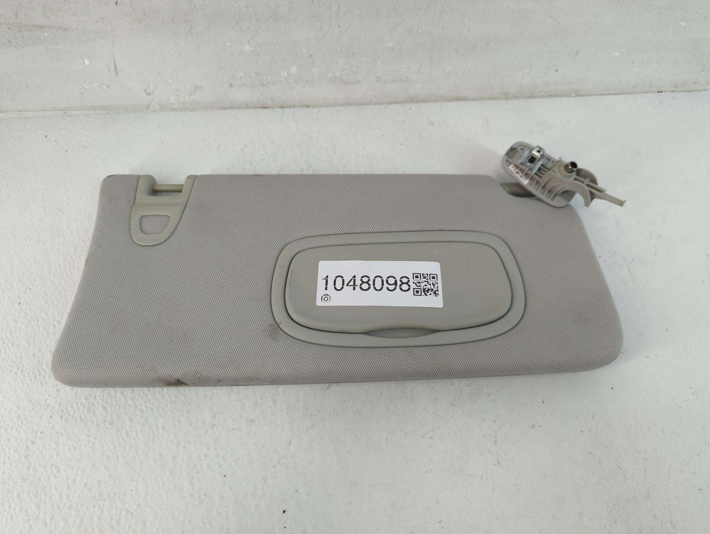 2017 Jeep Compass Sun Visor Shade Replacement Passenger Right Mirror Fits OEM Used Auto Parts - Oemusedautoparts1.com