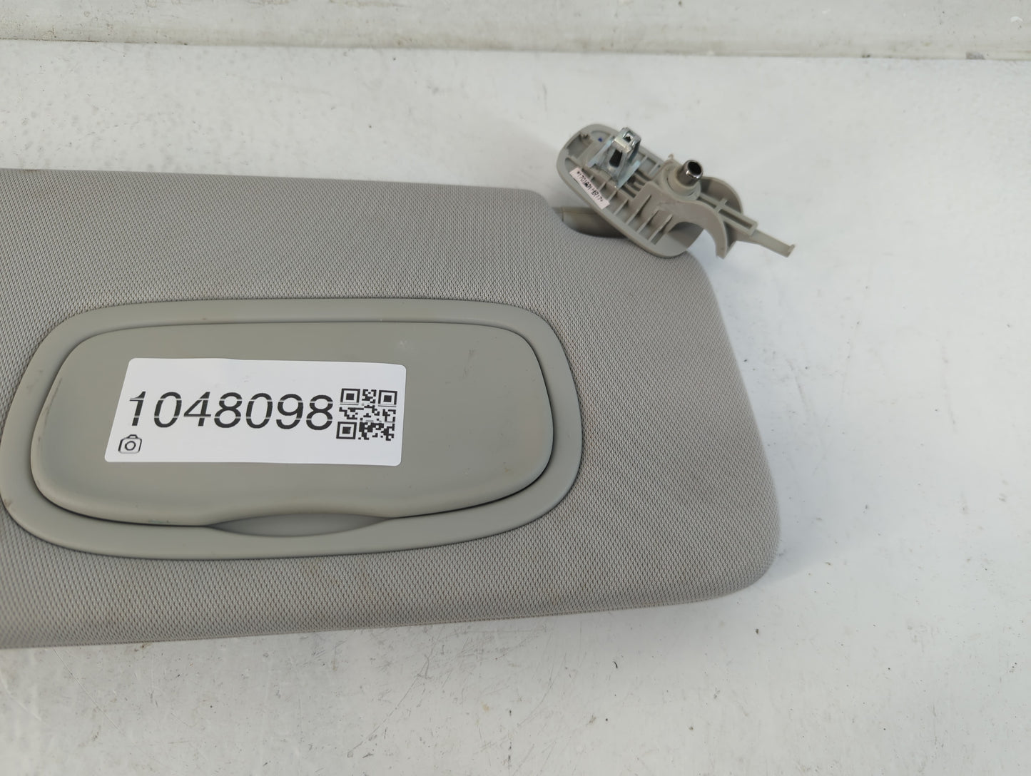 2017 Jeep Compass Sun Visor Shade Replacement Passenger Right Mirror Fits OEM Used Auto Parts - Oemusedautoparts1.com