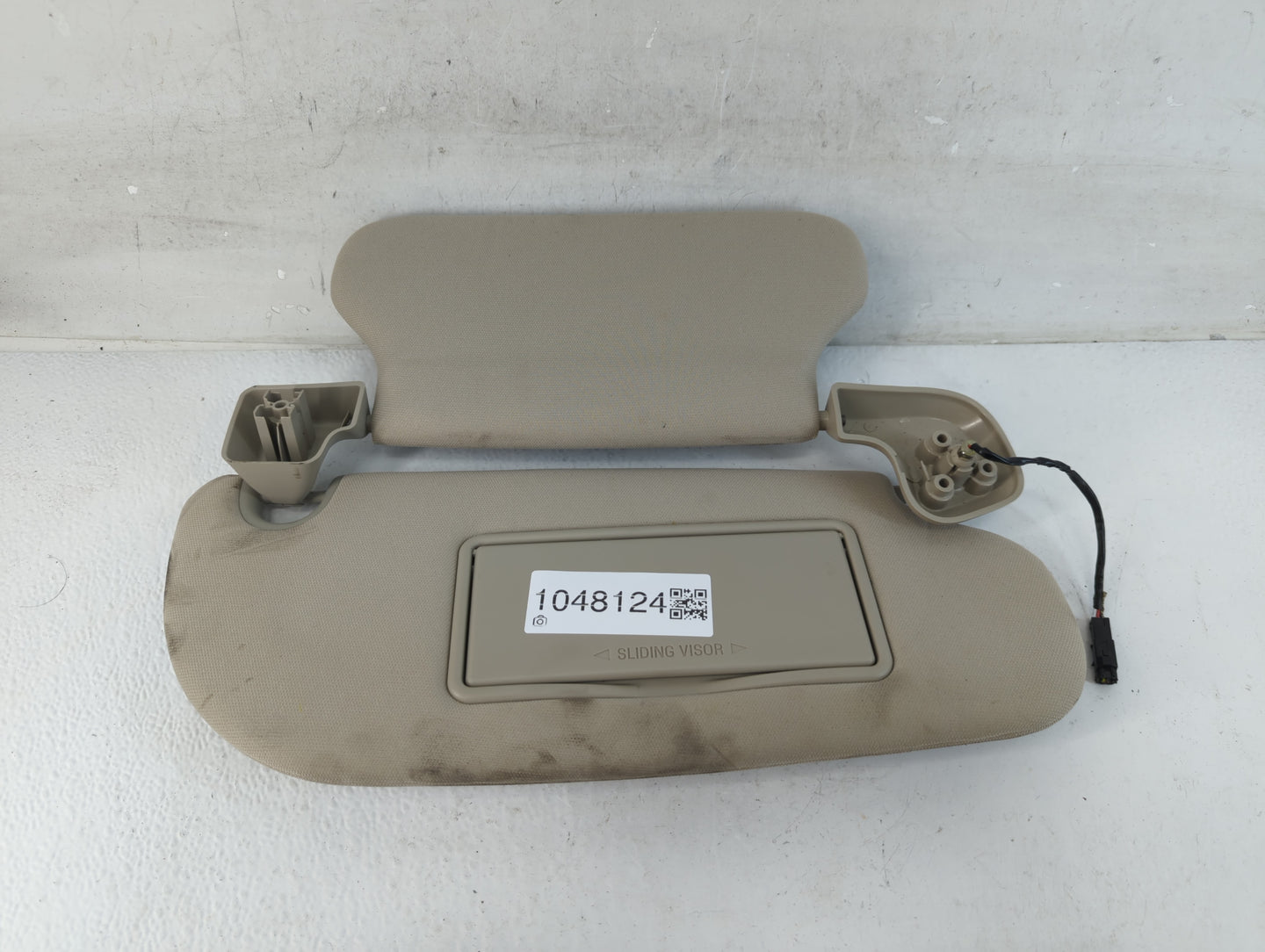 2013 Lincoln Navigator Sun Visor Shade Replacement Passenger Right Mirror Fits OEM Used Auto Parts - Oemusedautoparts1.com