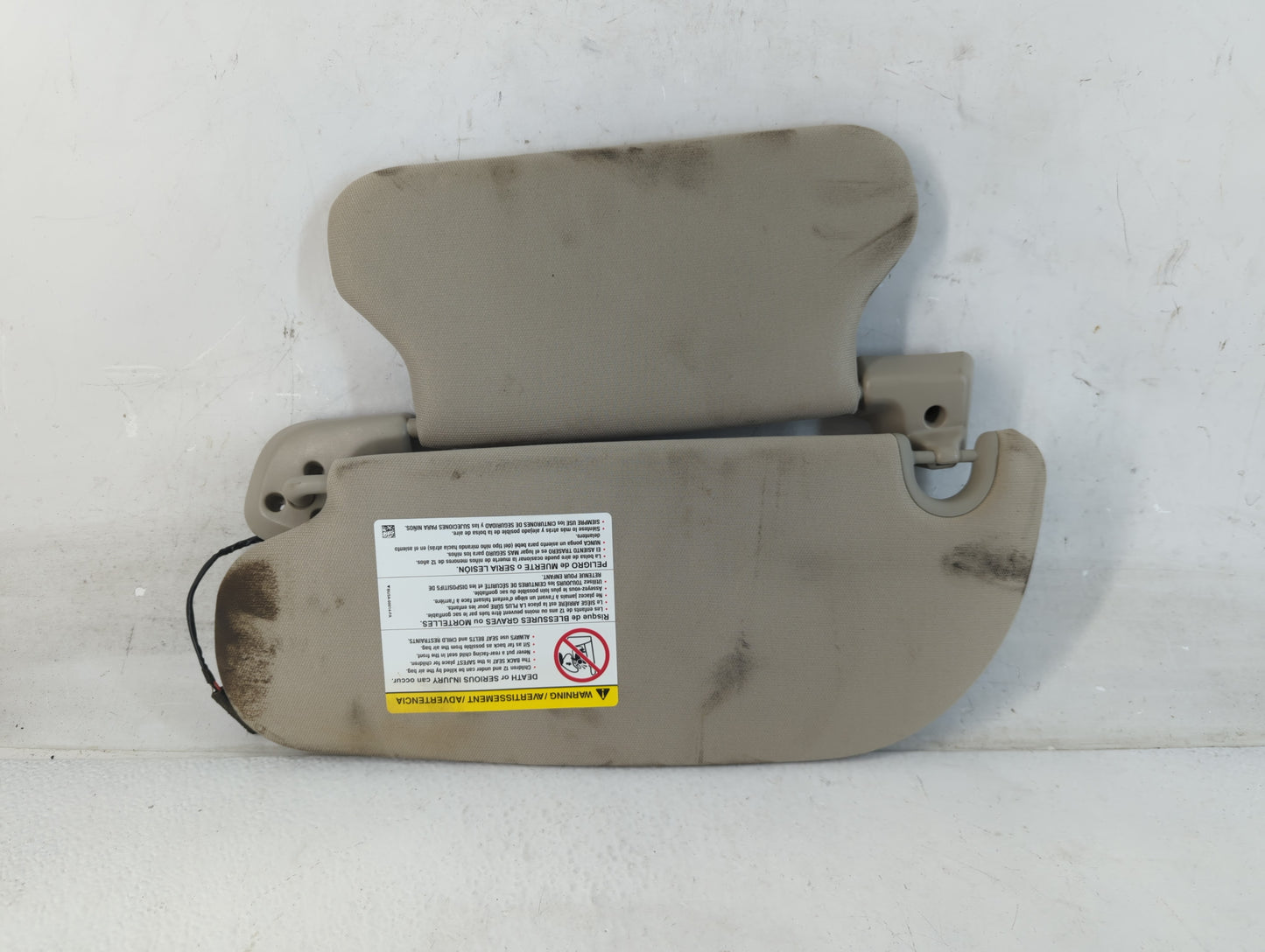 2013 Lincoln Navigator Sun Visor Shade Replacement Passenger Right Mirror Fits OEM Used Auto Parts - Oemusedautoparts1.com